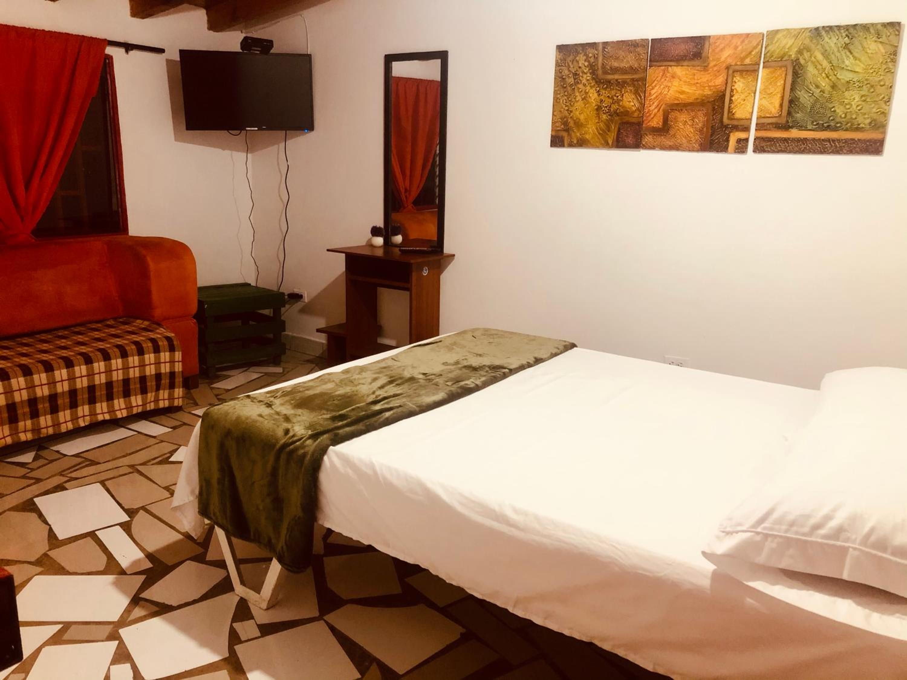 Casa Roja Parche Campestre - Hospedaje Guatapé