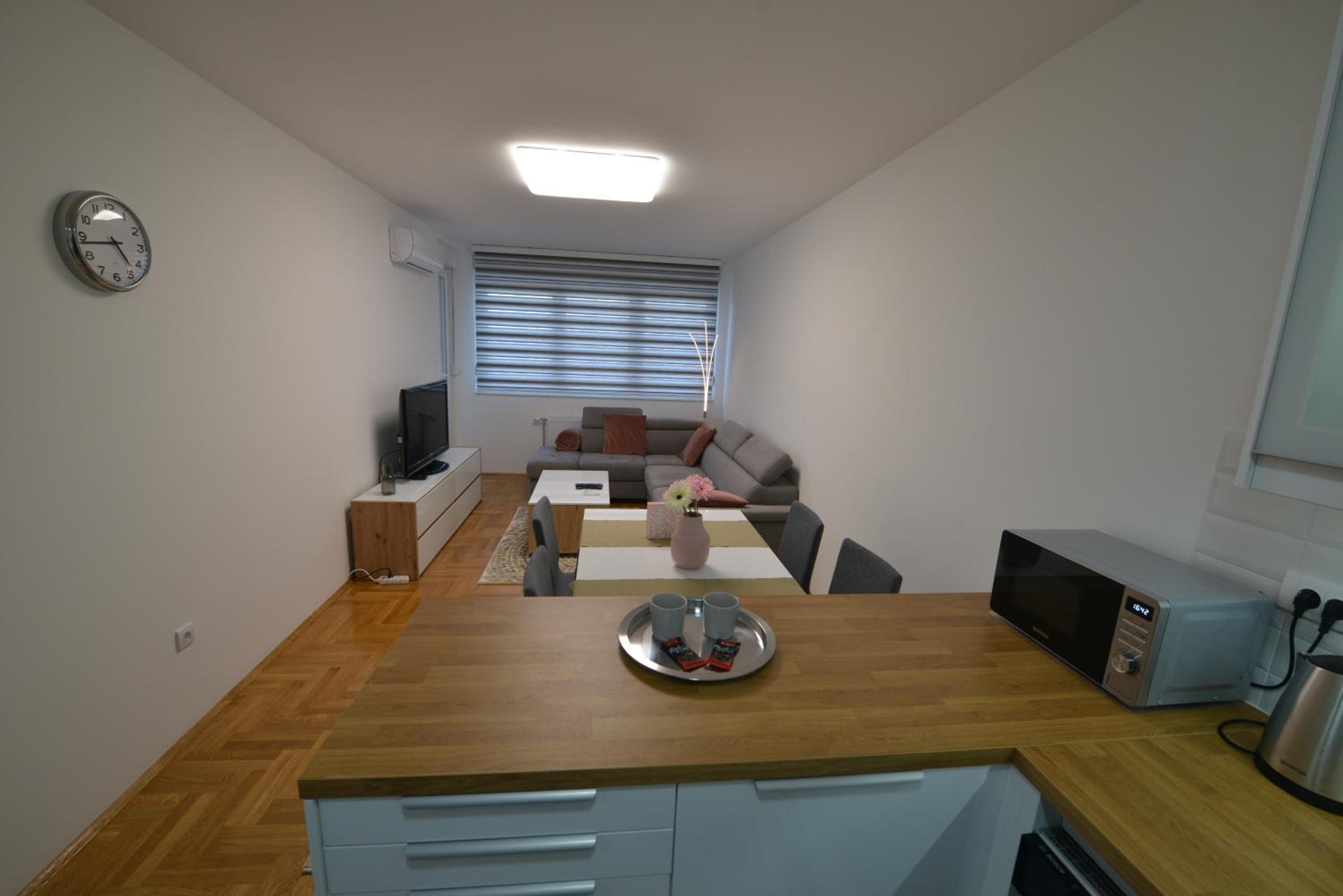 Apartment 54 CITY CENTER - FREE PRIVATE GARAGE
