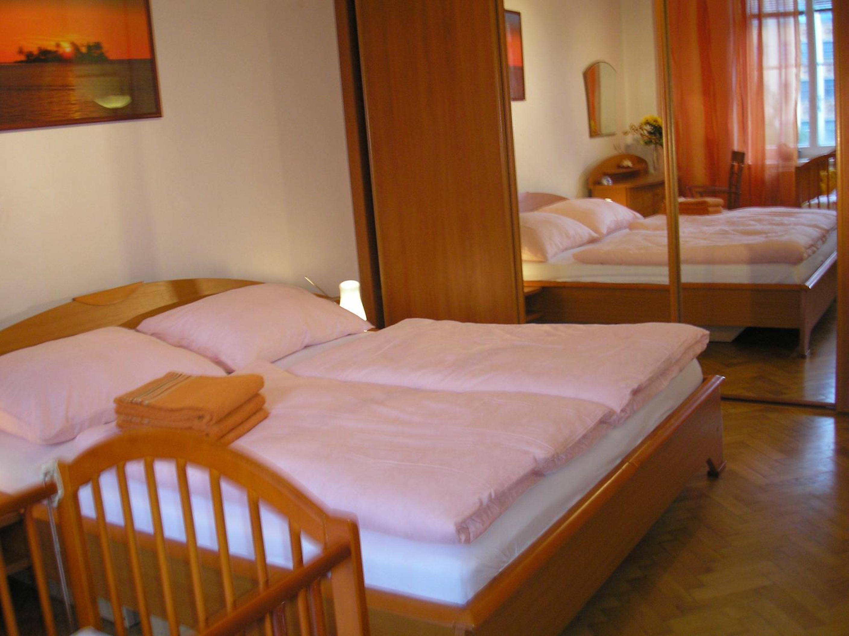Grand 220m2 Old Town Apartment, 5BR,2BA,2WC, Sleeps up to 15