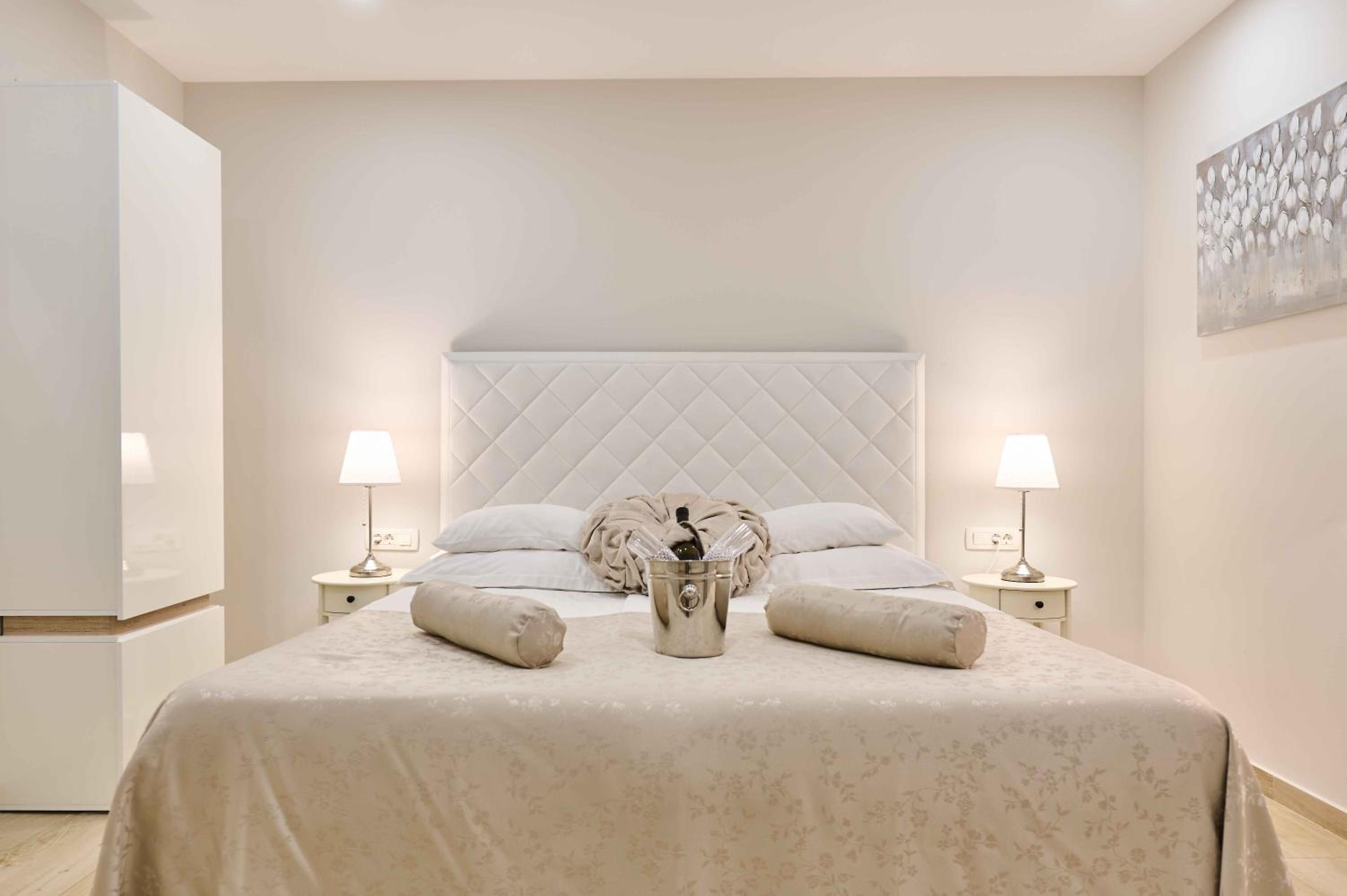 Best location Rooms en Split — bedroom