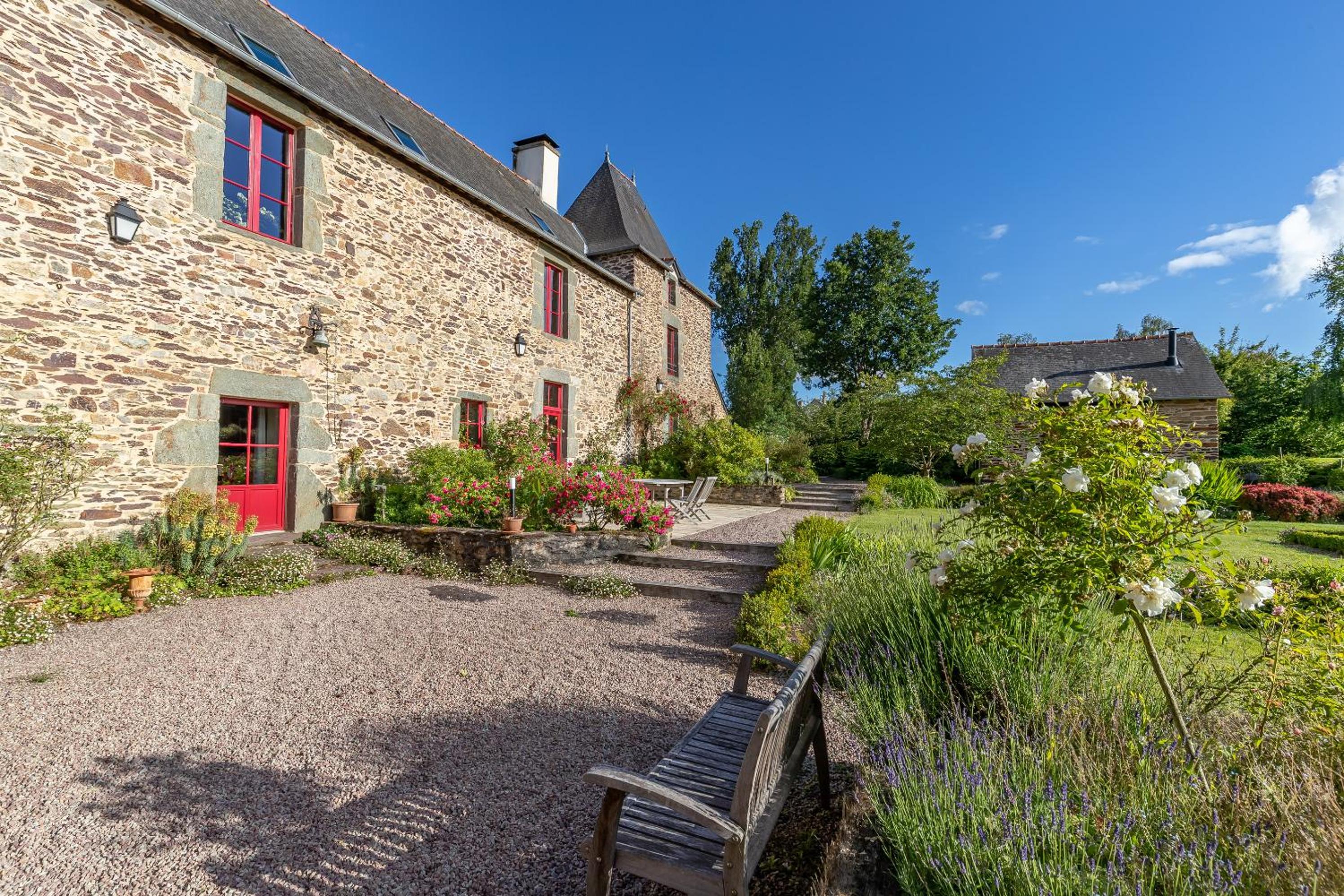 Manoir le Courtillon view 3