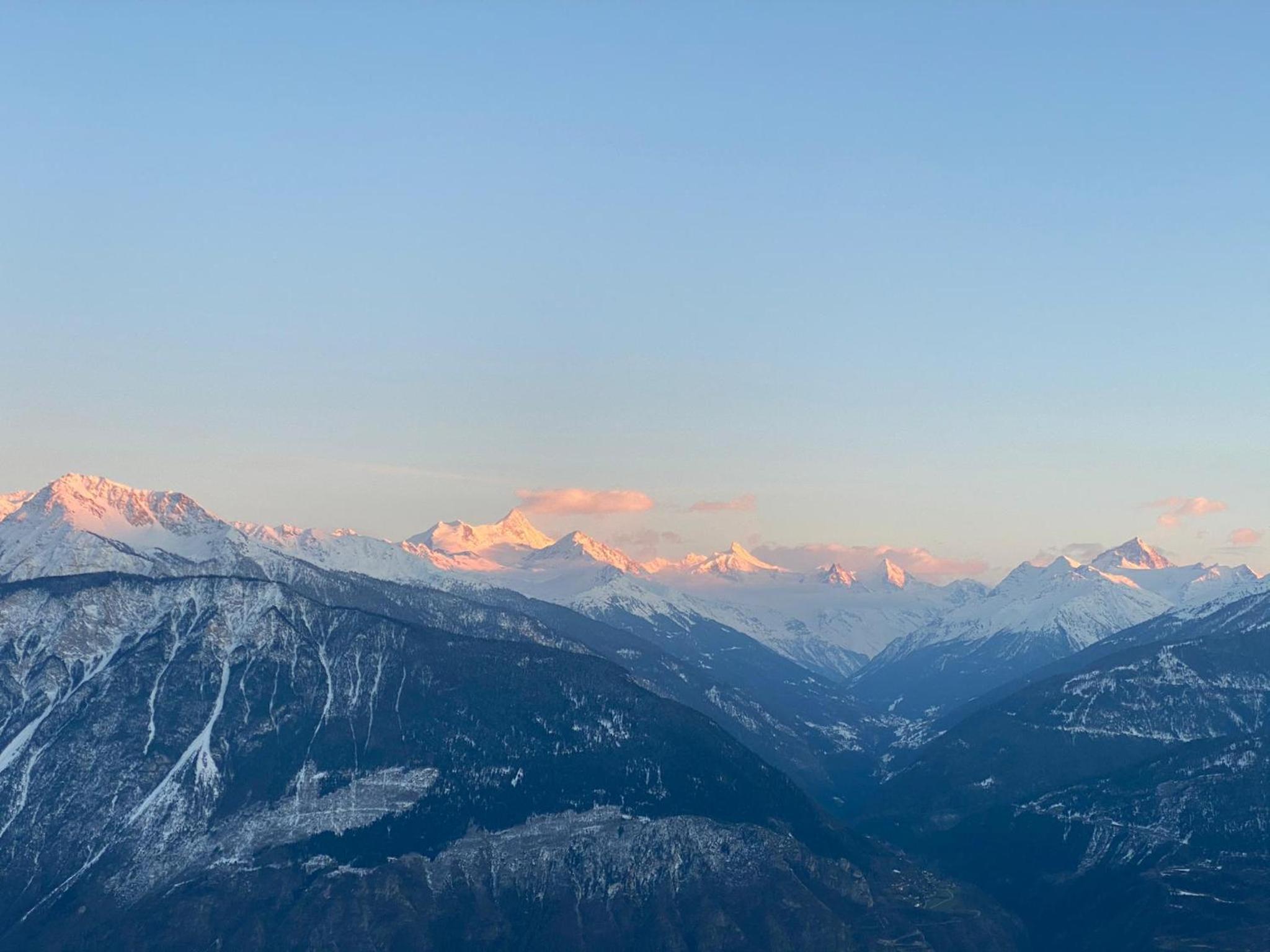 Crans-Montana Stunning Southview Flat view 3