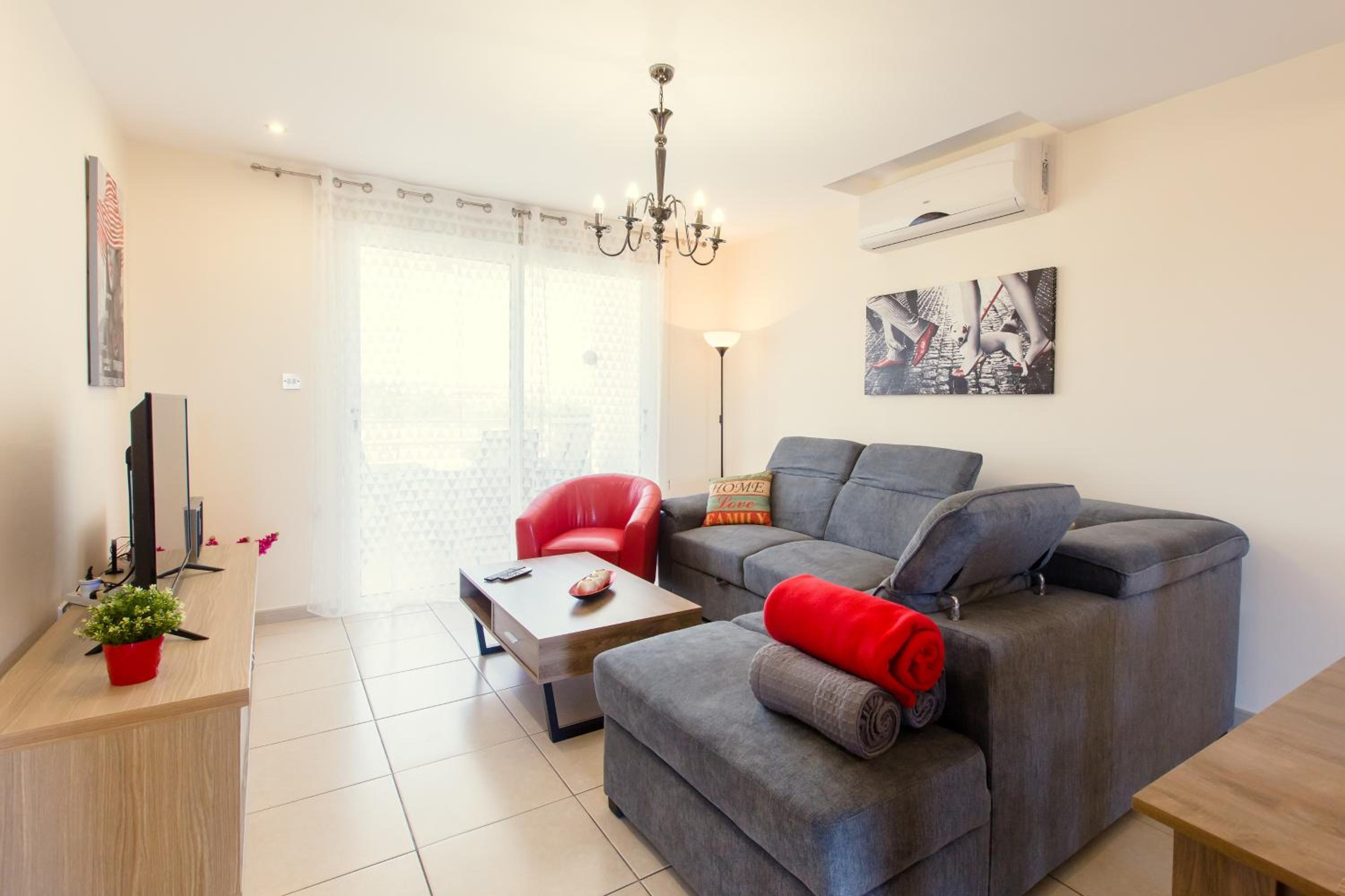 NISSI BEACH POOL VIEW APARTMENT FREE WIFI