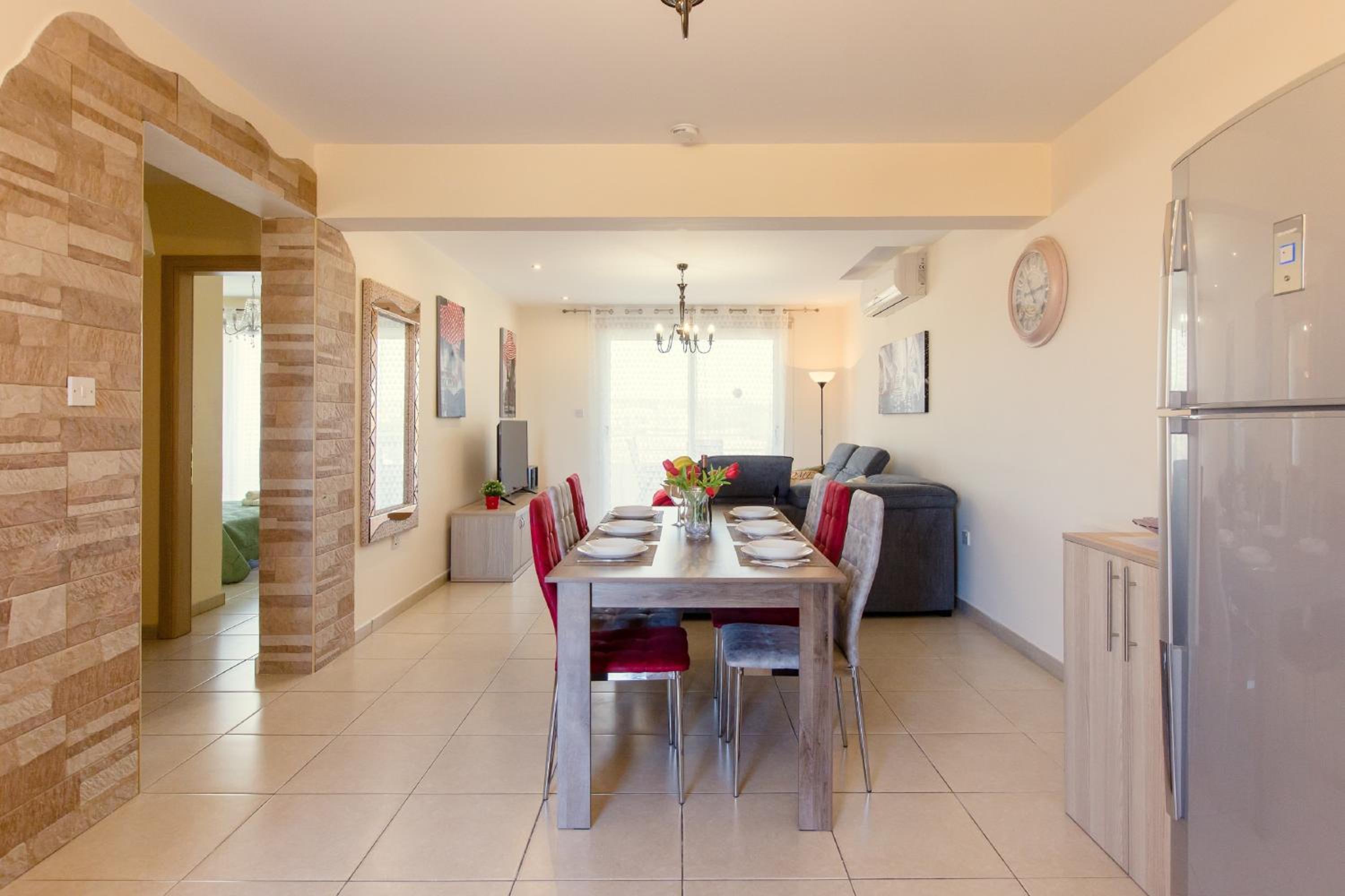 NISSI BEACH POOL VIEW APARTMENT FREE WIFI
