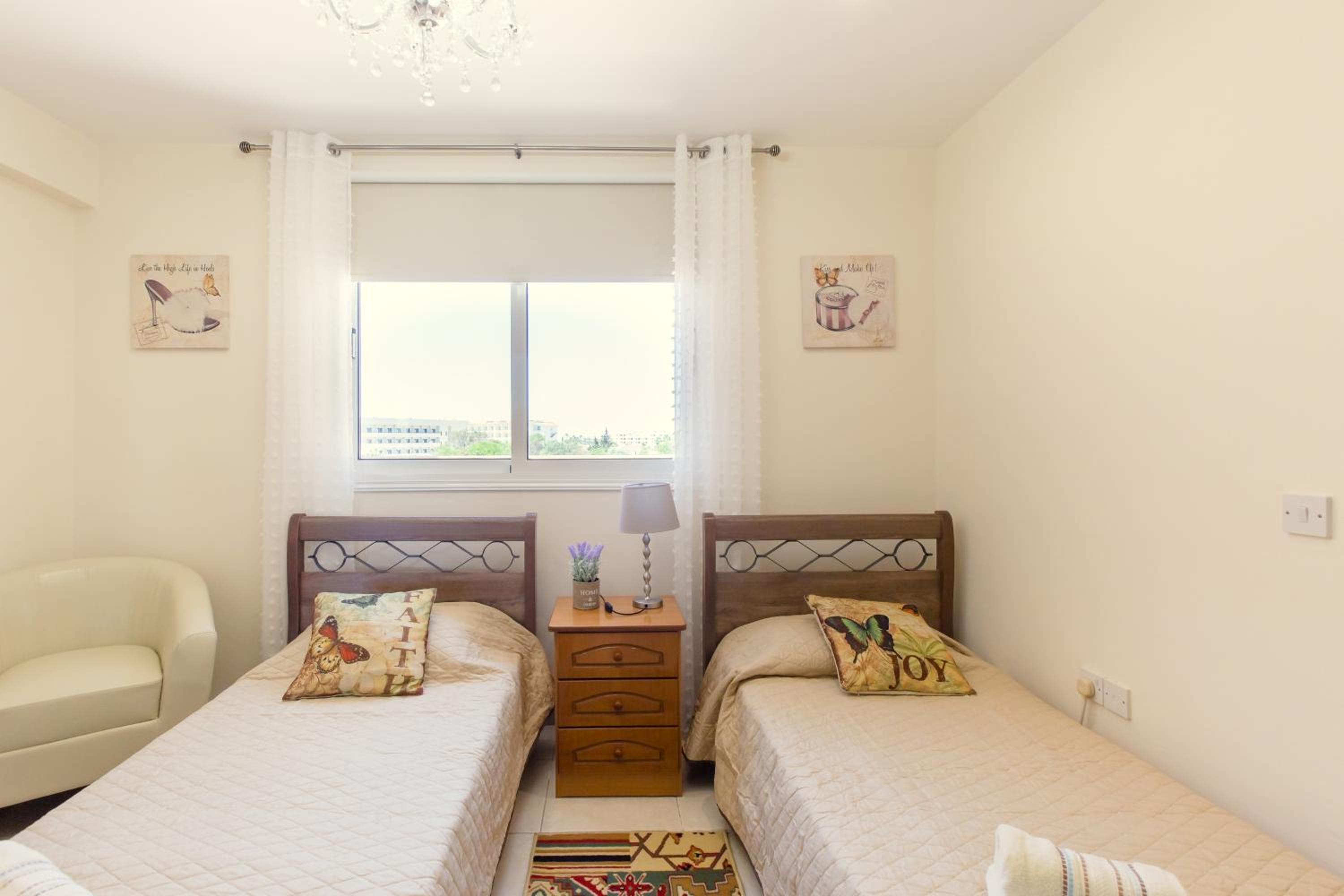 NISSI BEACH POOL VIEW APARTMENT FREE WIFI