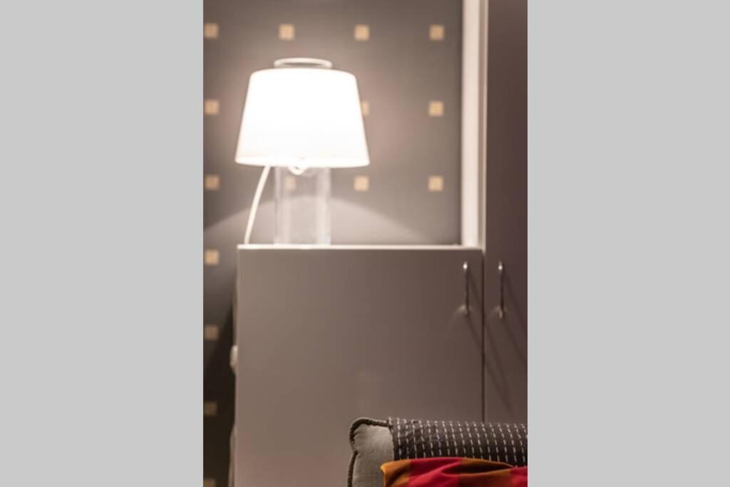 Cozy 1 Br Apt and Free parking by the Railway station