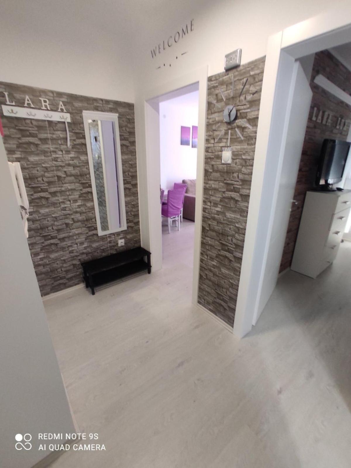 Lara Lux view 5