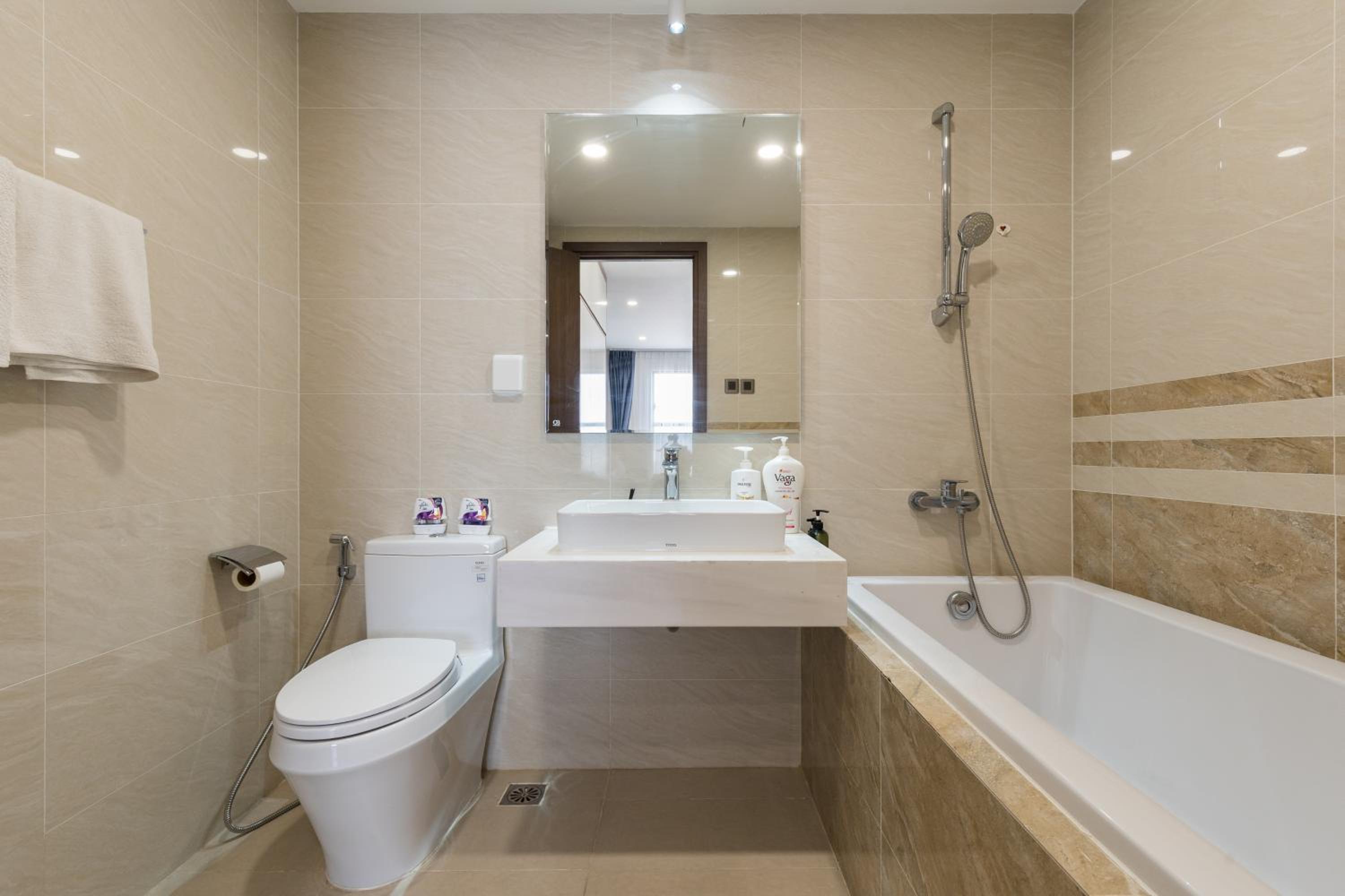 Saigon Royal Apartment 2 bedroom in center