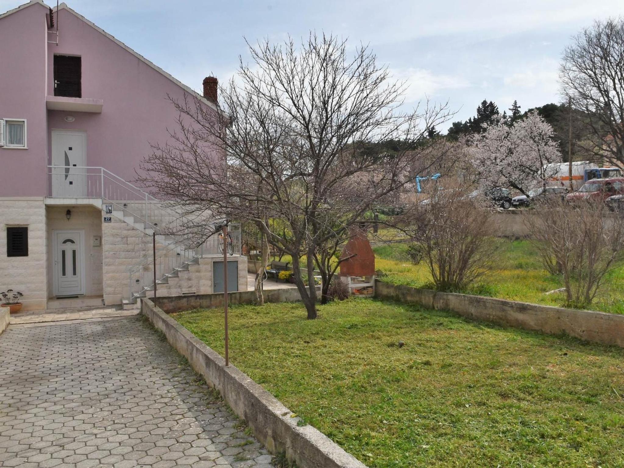 Apartment Manigo view 4