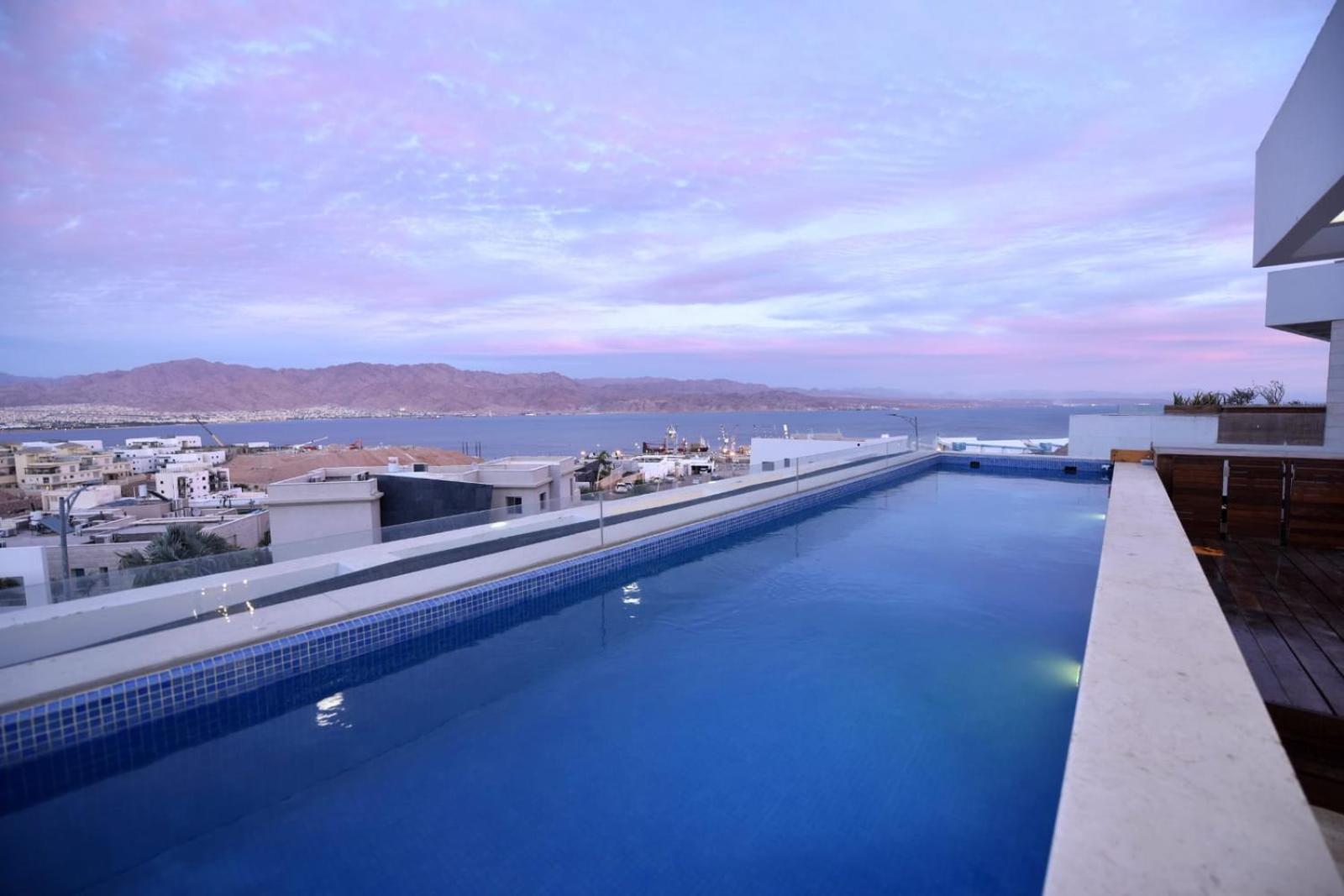 Private pool Luxury penthouses sea view Eilat view 3