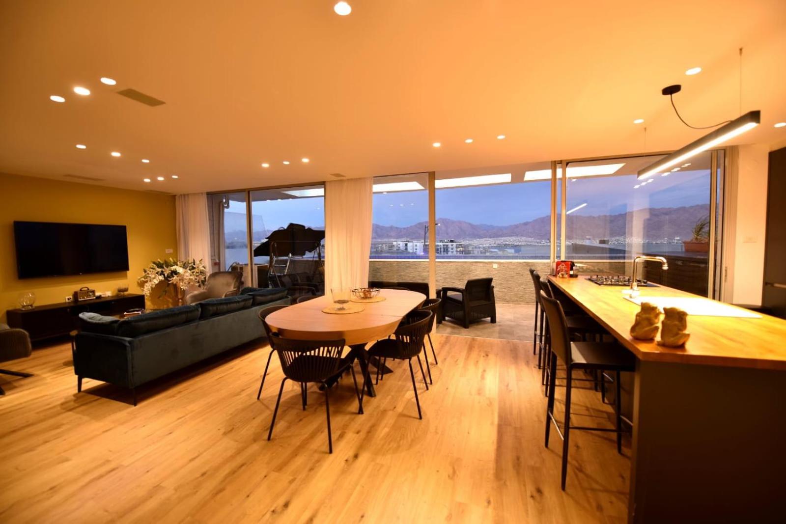 Private pool Luxury penthouses sea view Eilat view 4