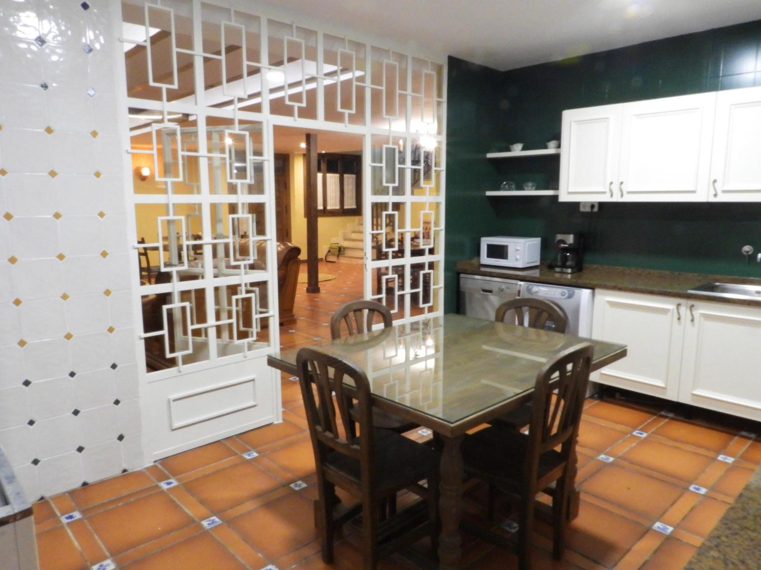 Spacious Villa with Private Pool, Villafranca De Los Caballeros