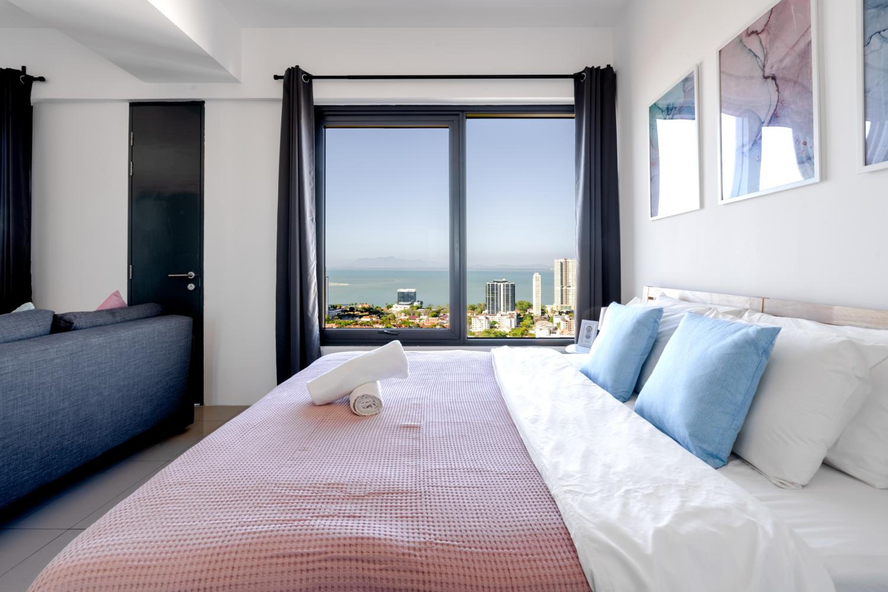 De Pastel Studio - SeaView at 218 Tropicana NEAR Komtar Food Heaven with Netflix & TV Box photo 2