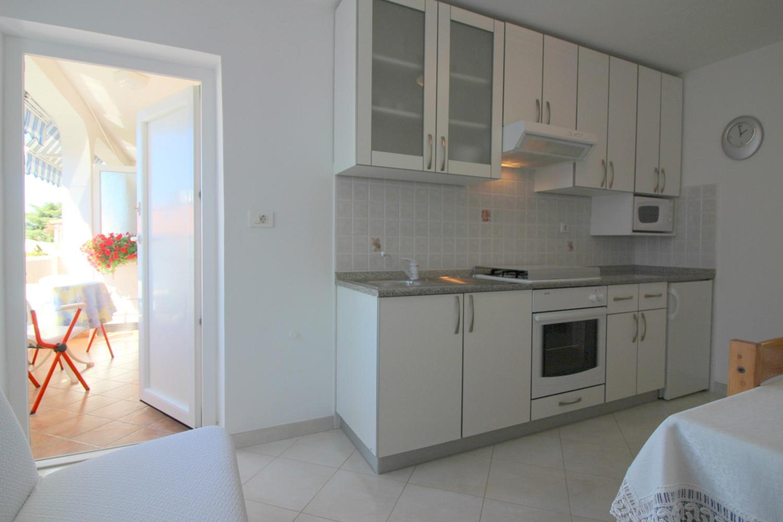 Apartment Leticija near city center view 5