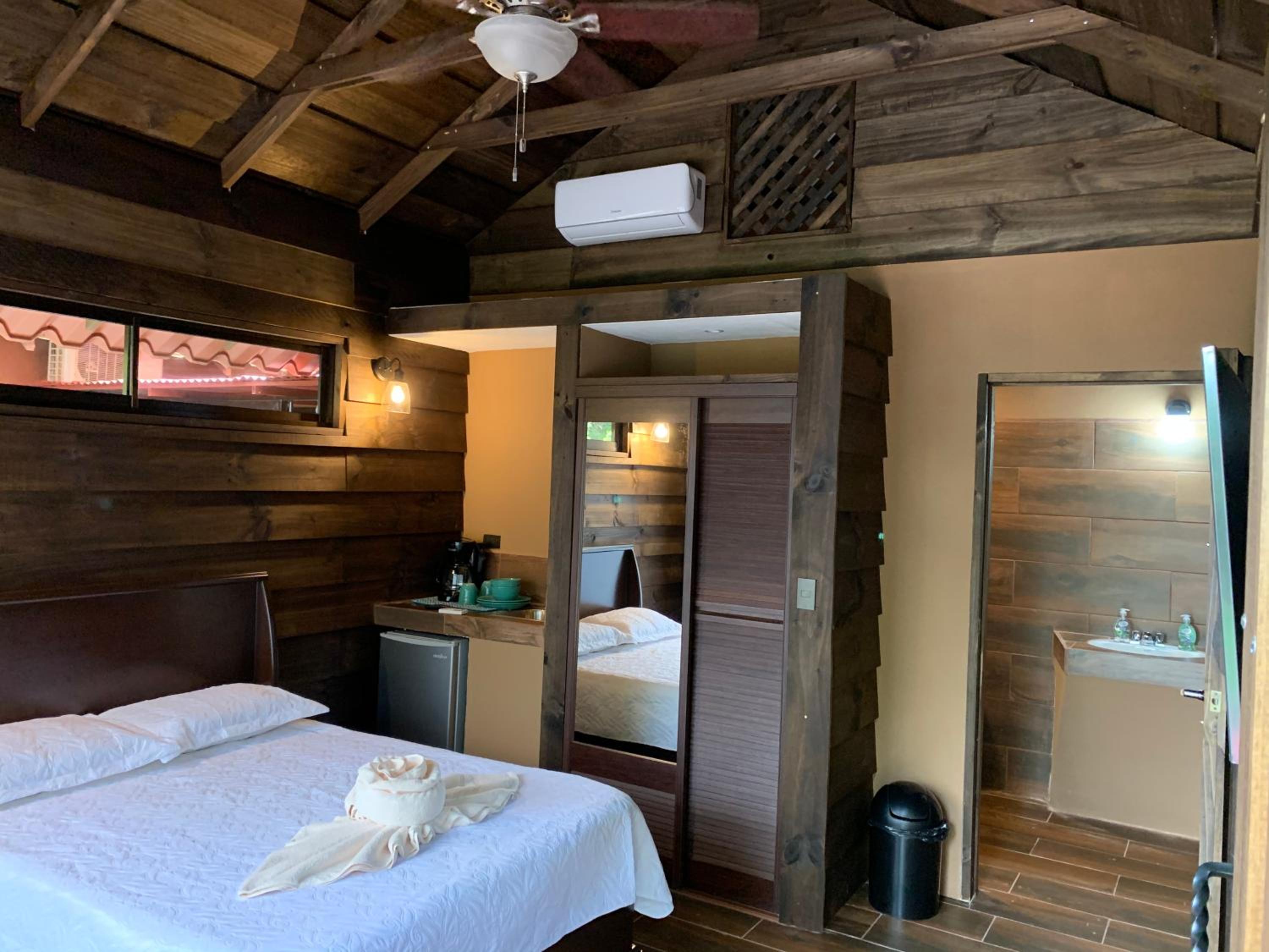 La Fortuna Waterfall Bungalows