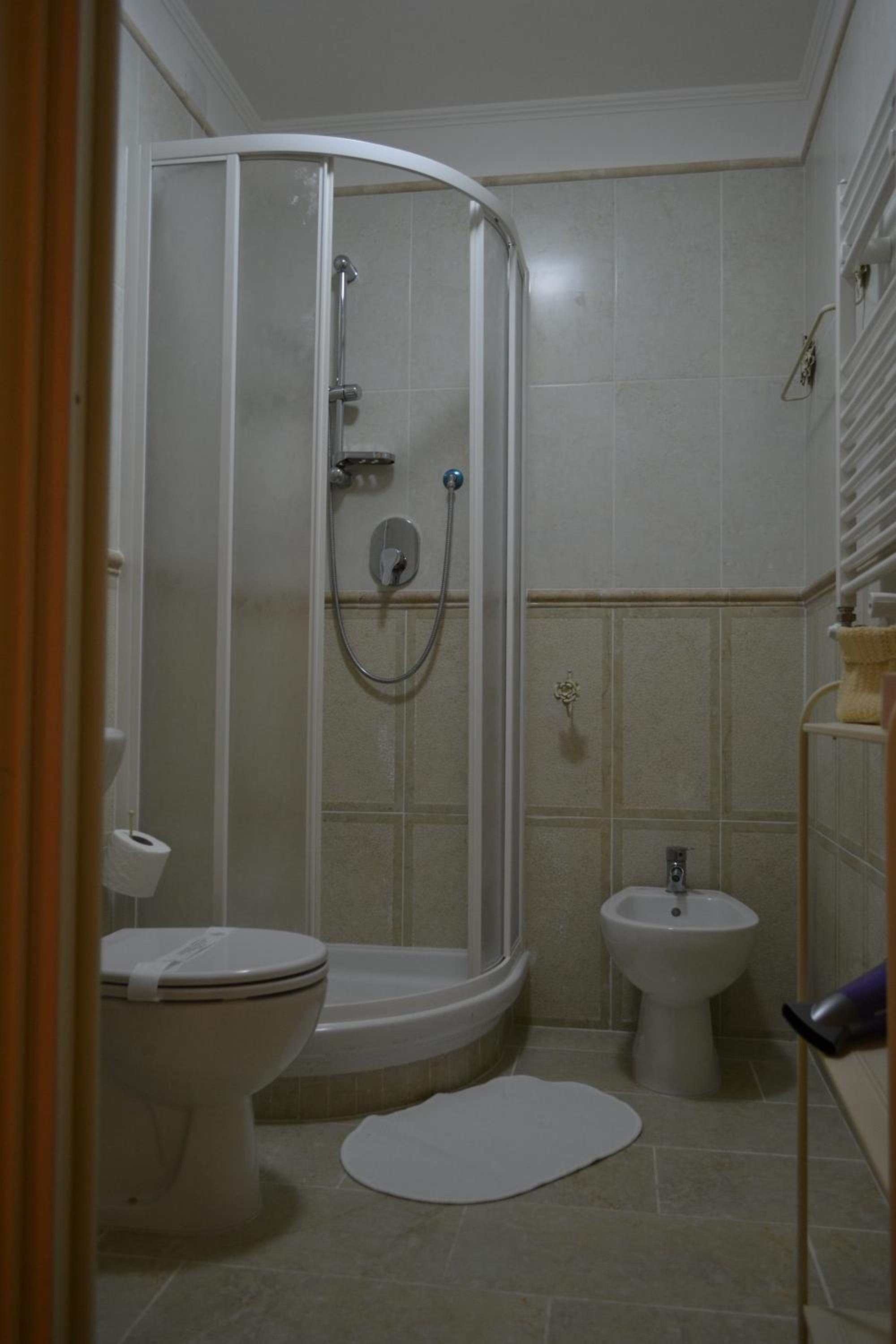 Tucci's Roma Guest House
