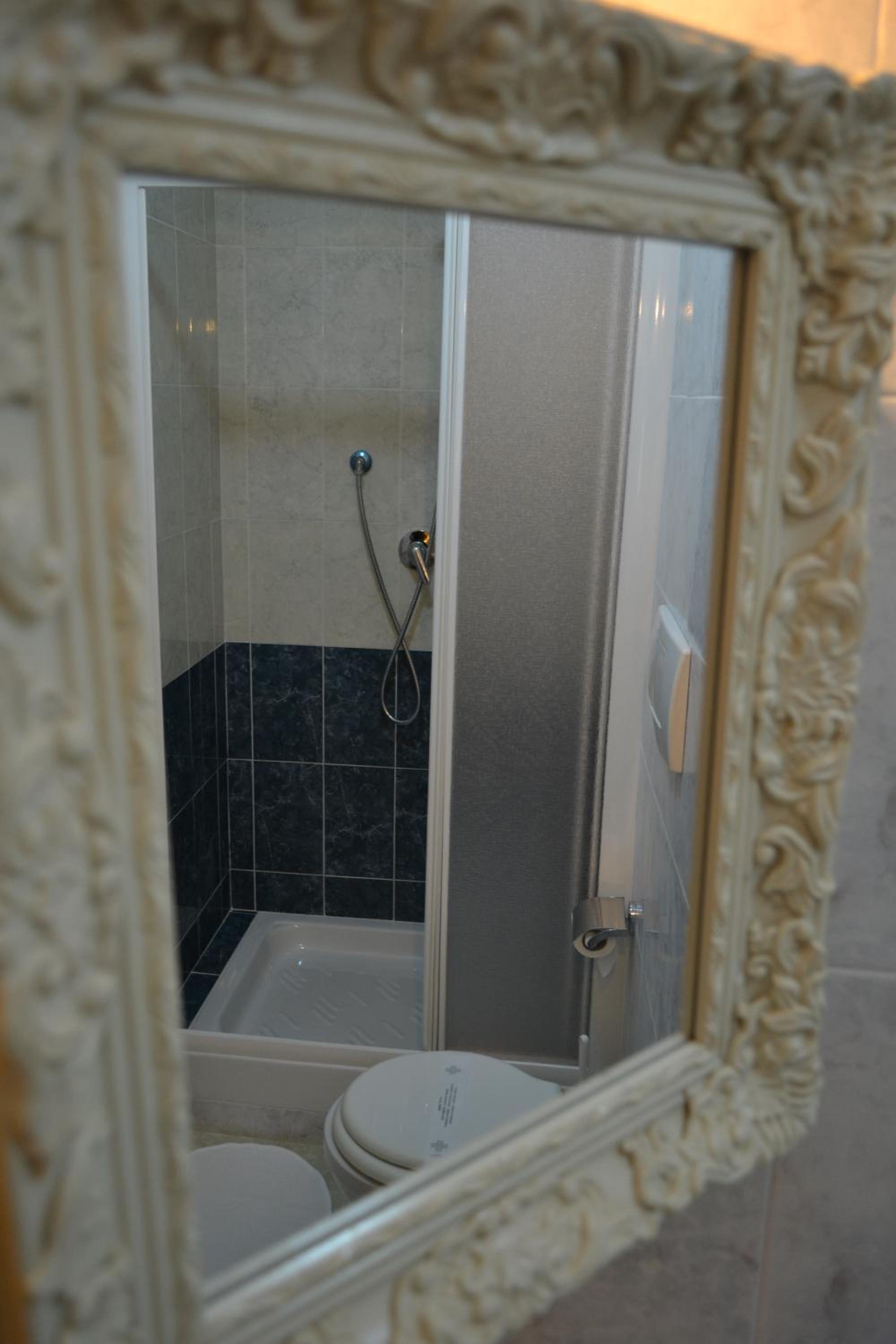Tucci's Roma Guest House