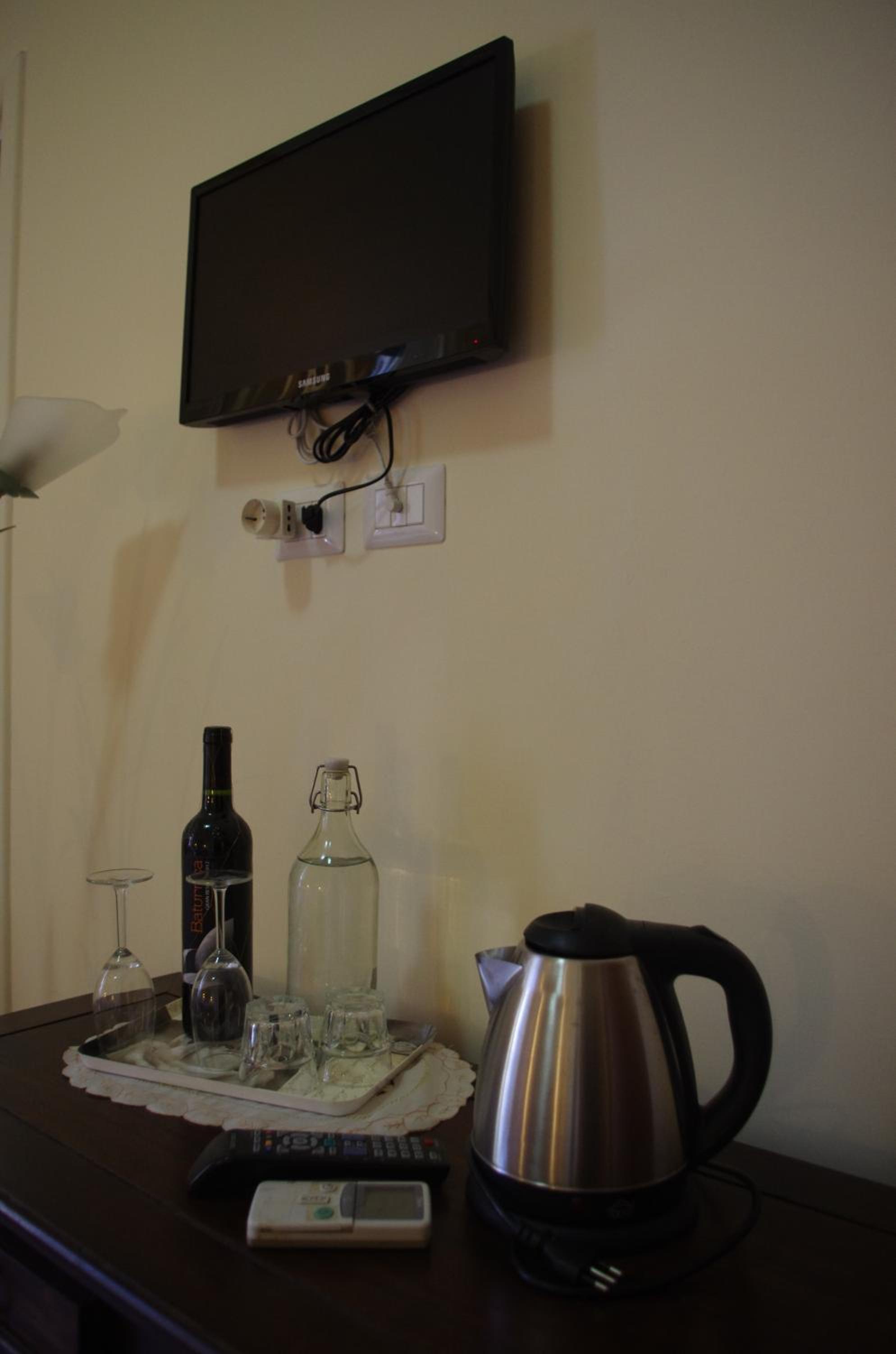 Tucci's Roma Guest House