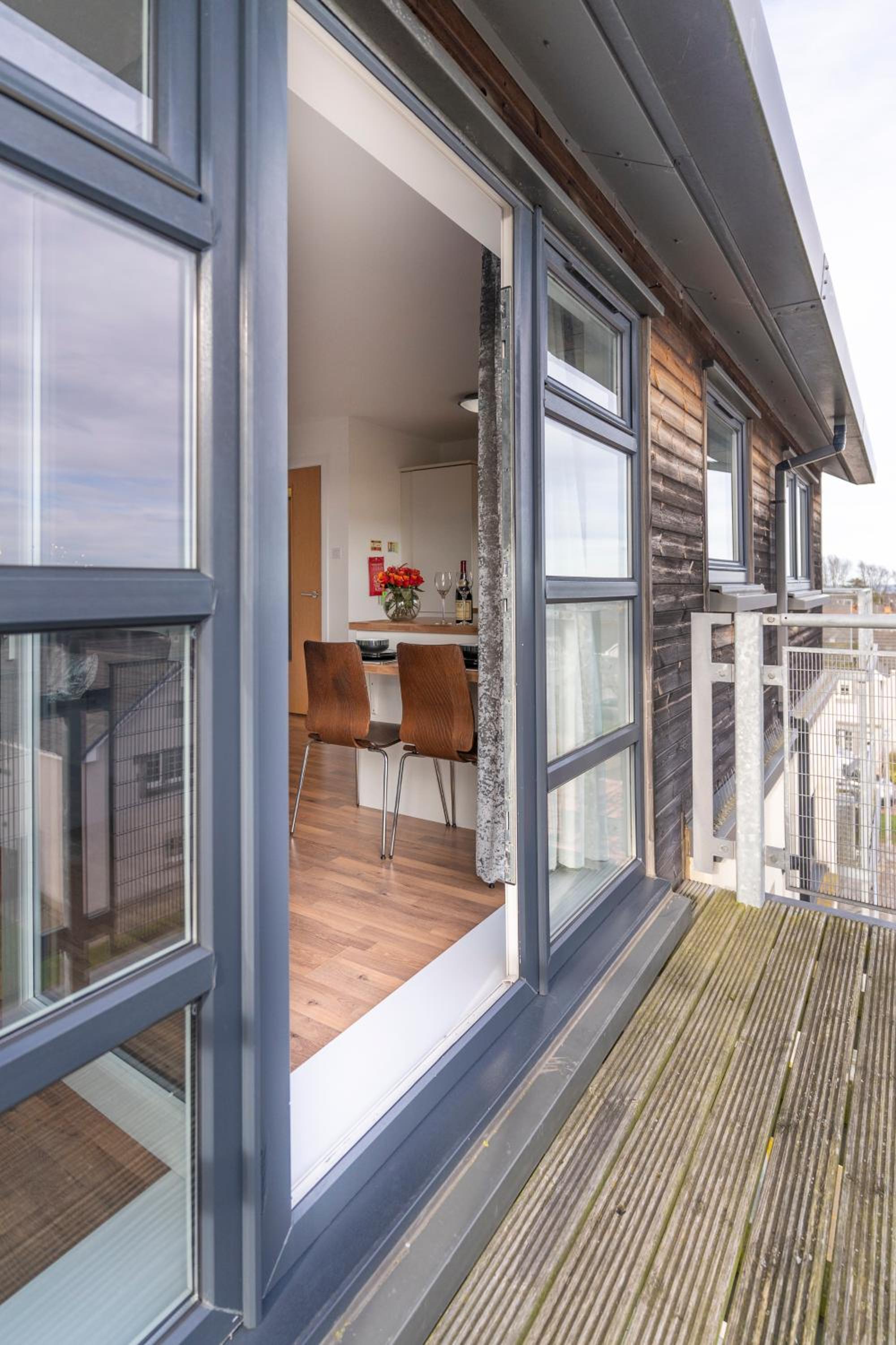 Parkhill Luxury Serviced Apartments - Hilton Campus view 2
