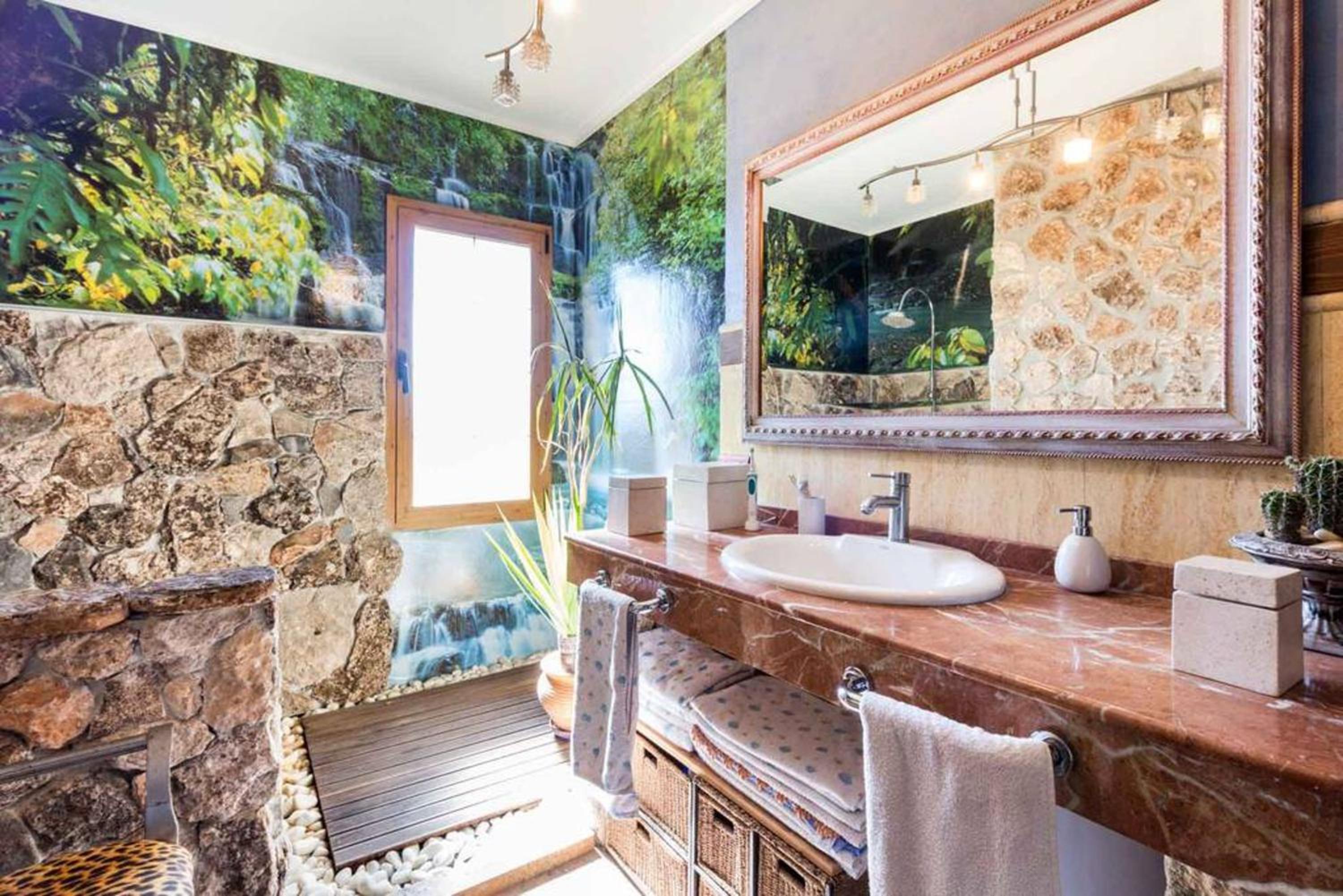 Charming Villa in Padul with Mountain View and Private Pool