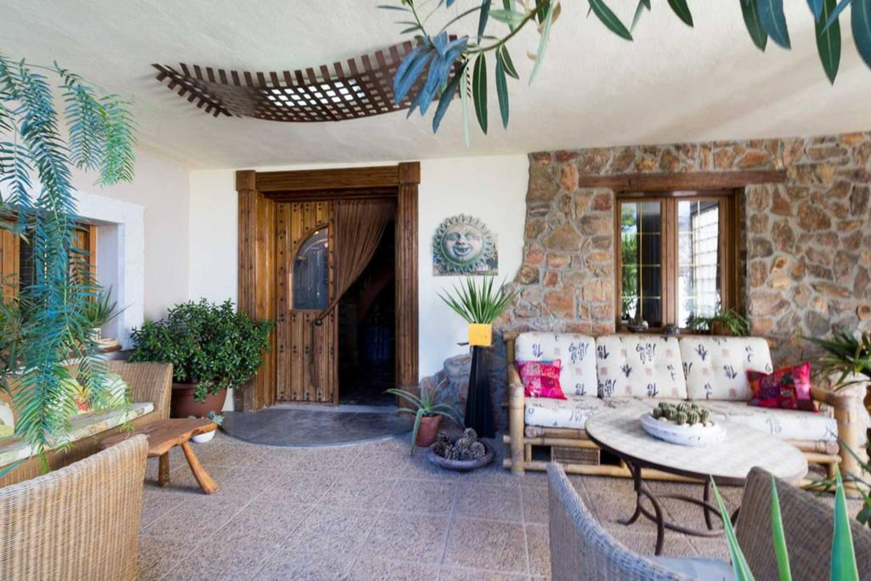 Charming Villa in Padul with Mountain View and Private Pool