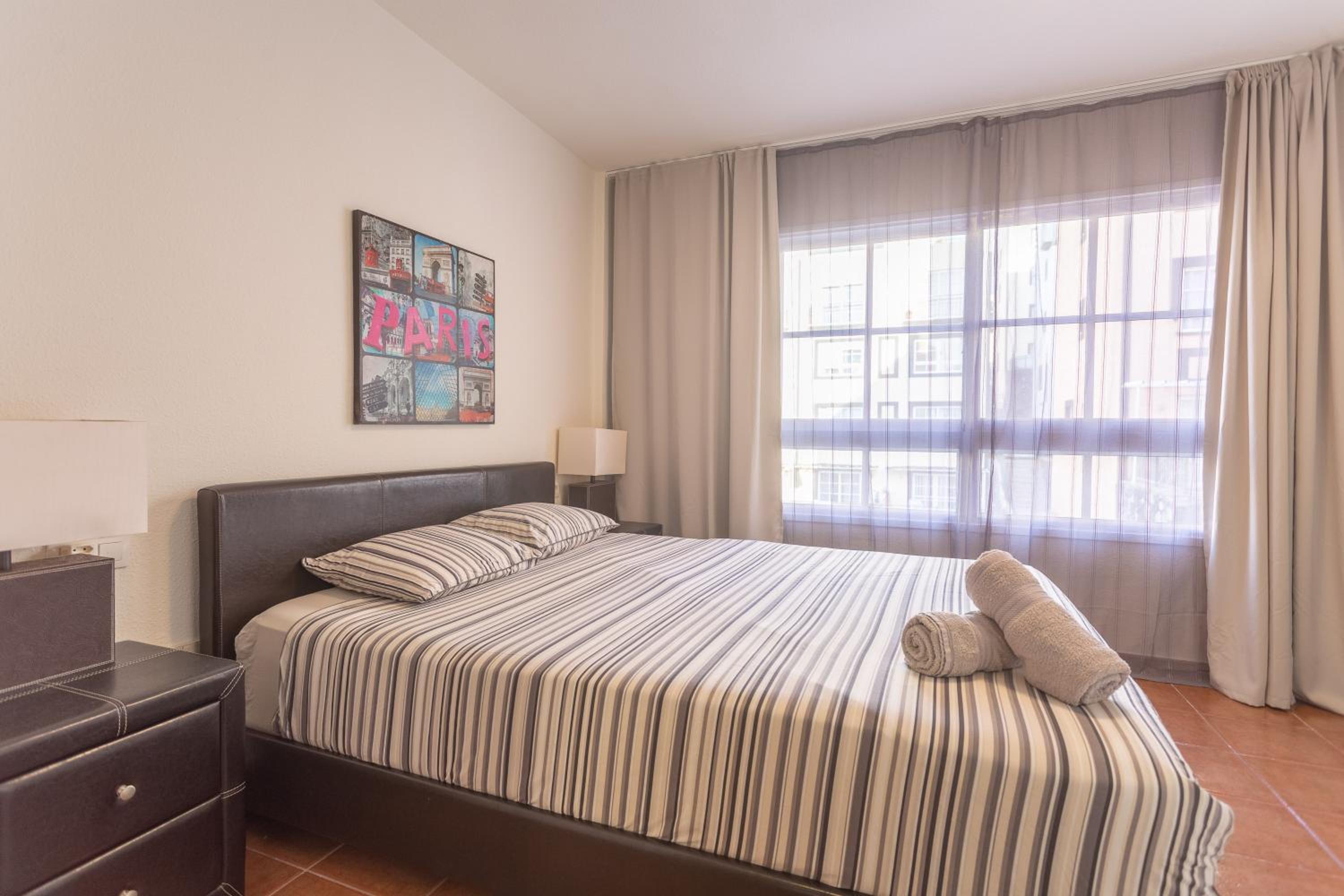 Aqua Vista 2 bed Penthouse with great views view 5
