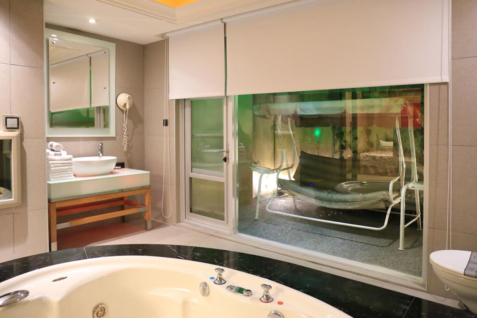 In-stone Motel