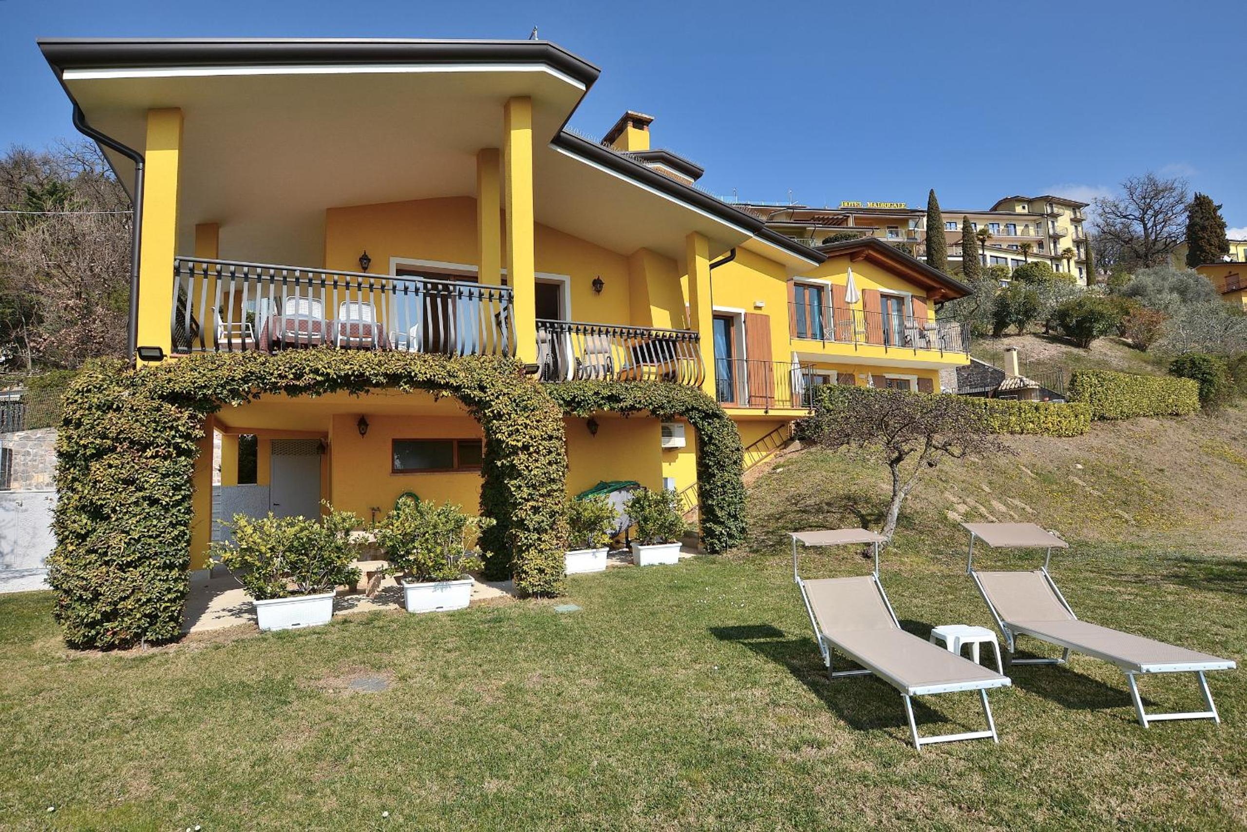 Orange Apartment In Marciaga di Costermano photo 2
