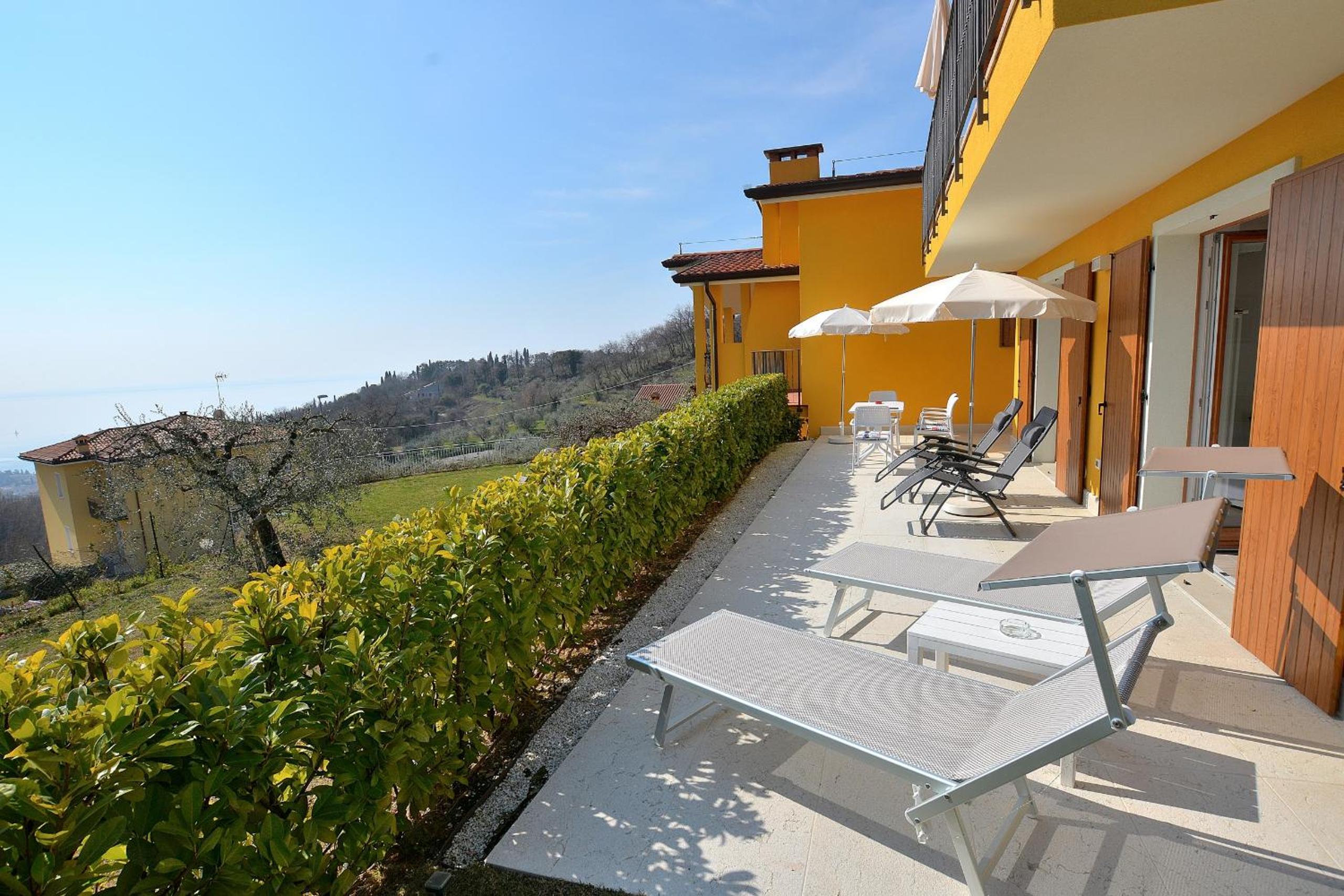 Red Apartment in Marciaga di Costermano photo 2