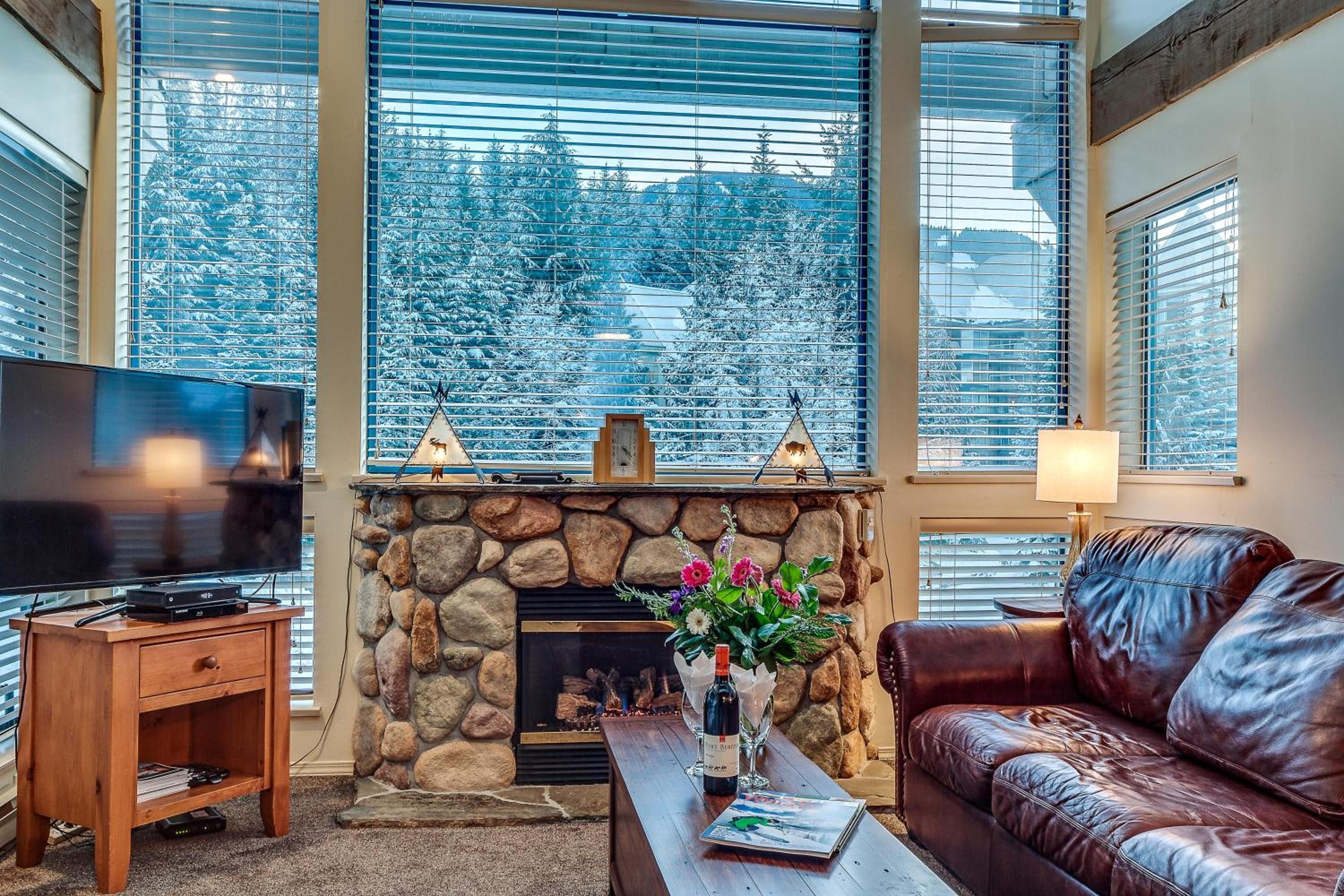 Greystone Lodge 401 Ski-in Out