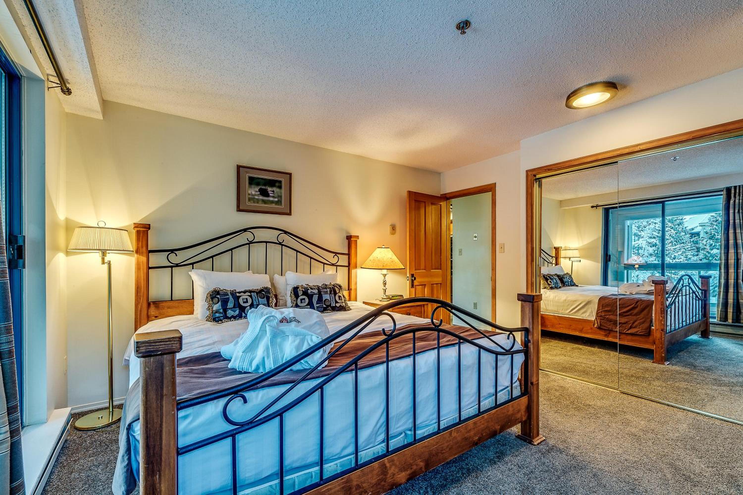 Greystone Lodge 401 Ski-in Out