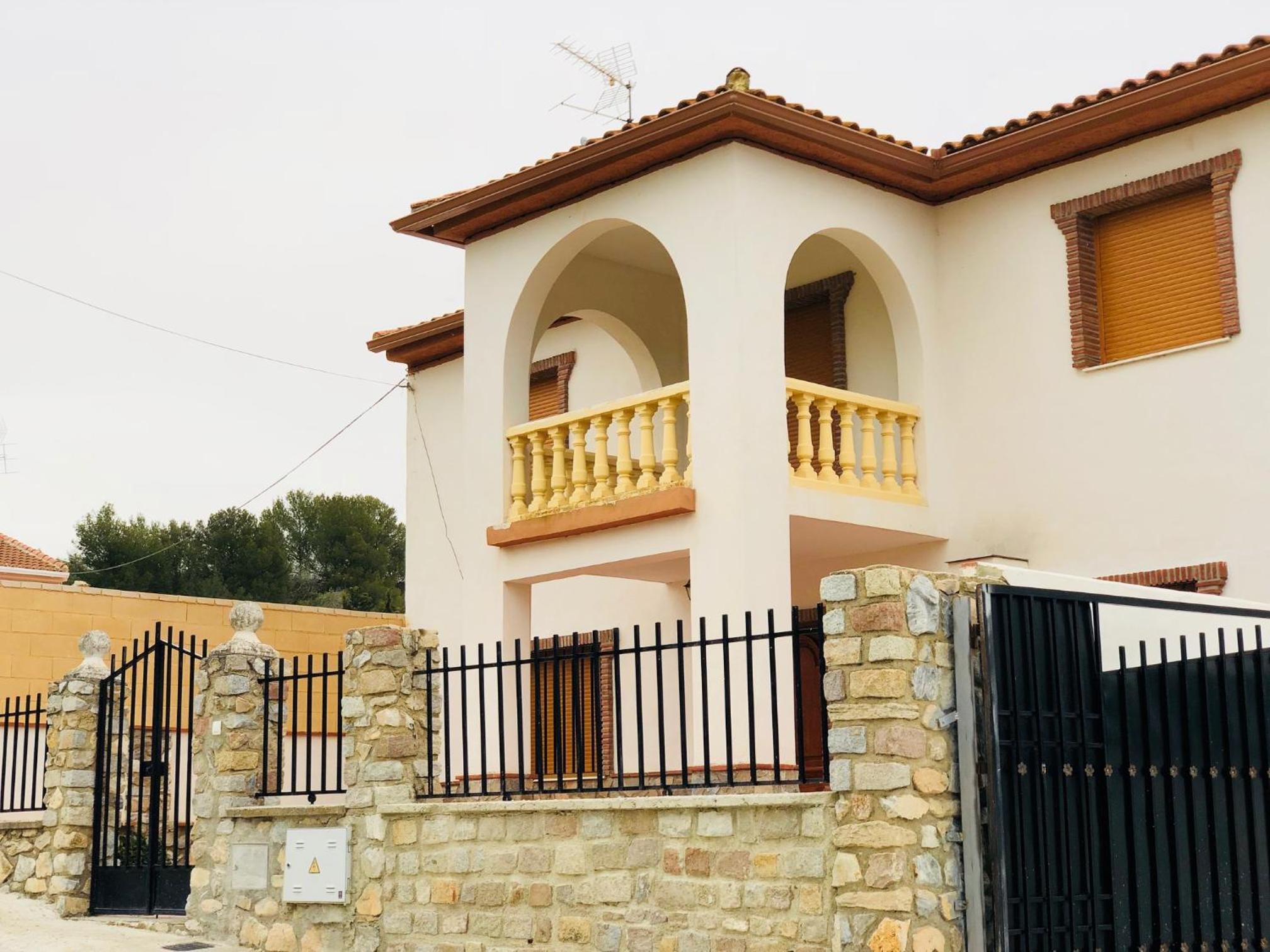 Chalet Embalse Bermejales view 5
