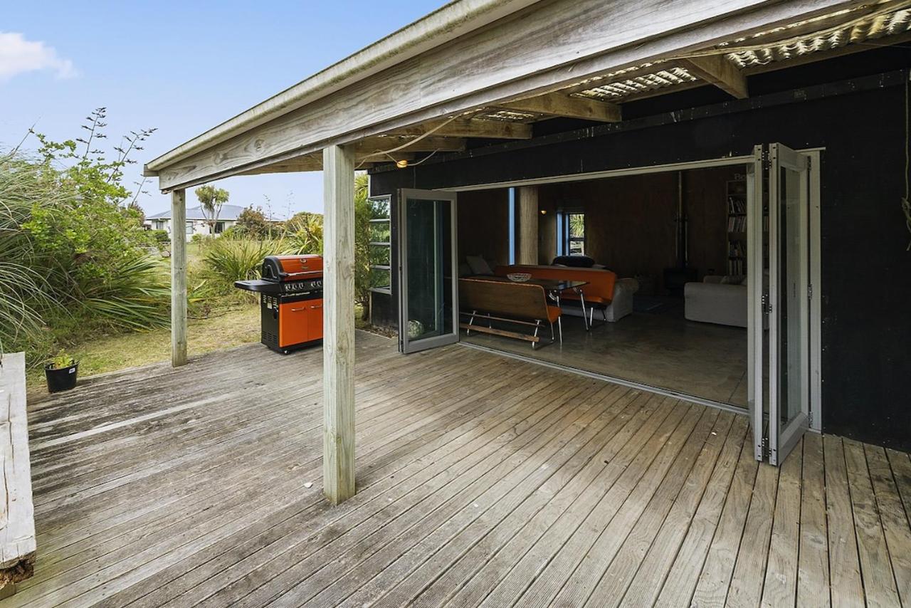 Tranquilo - Waikawa Beach Holiday Home view 5