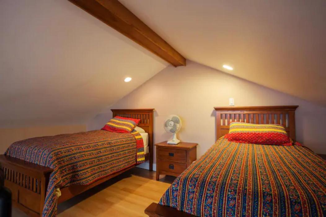 Birds of a Feather Victoria Oceanfront Studio Suites