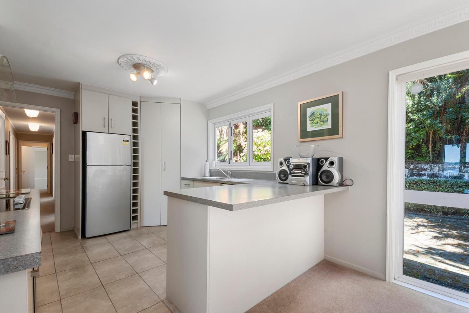 Krissell Castle - Acacia Bay Holiday Home