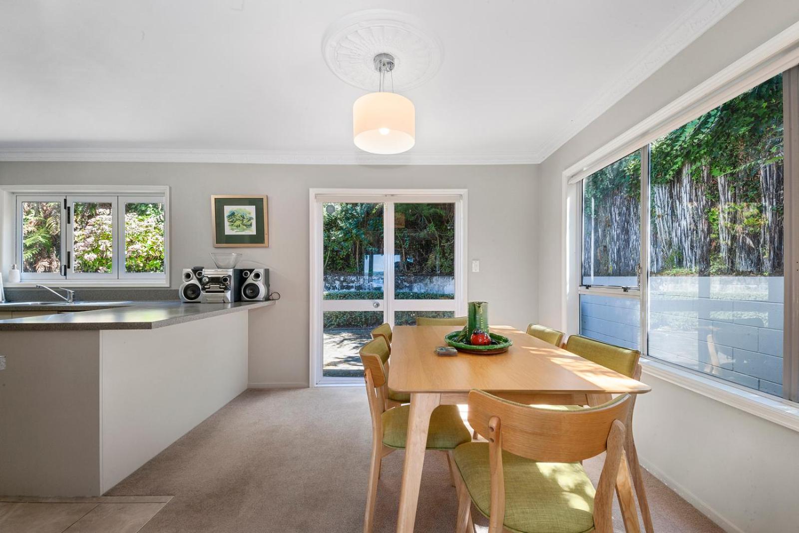 Krissell Castle - Acacia Bay Holiday Home