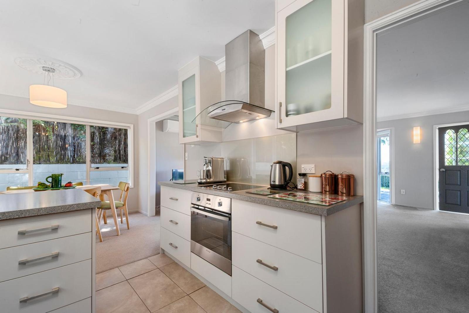 Krissell Castle - Acacia Bay Holiday Home