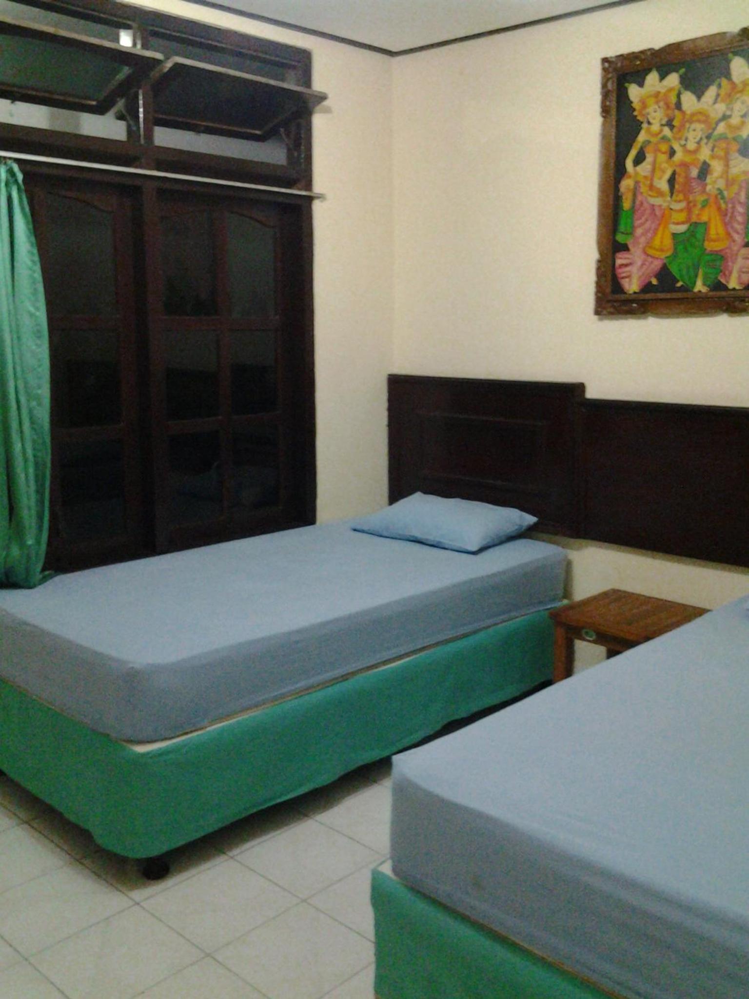 RedDoorz at Mahendra Beach Inn Kuta