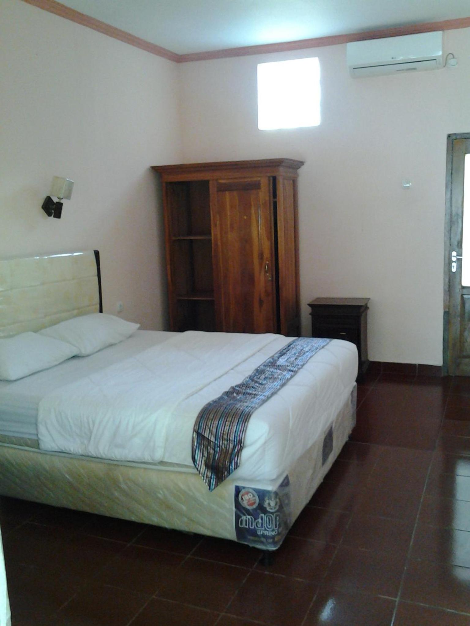 RedDoorz at Mahendra Beach Inn Kuta
