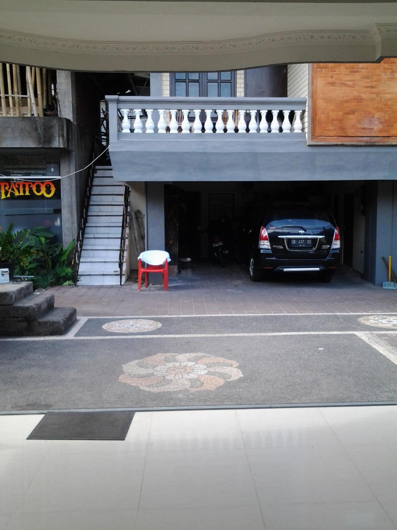 RedDoorz at Mahendra Beach Inn Kuta