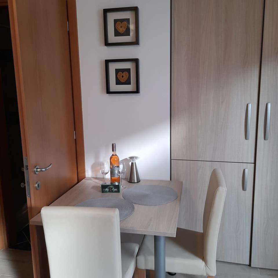 App Hedonist view 5