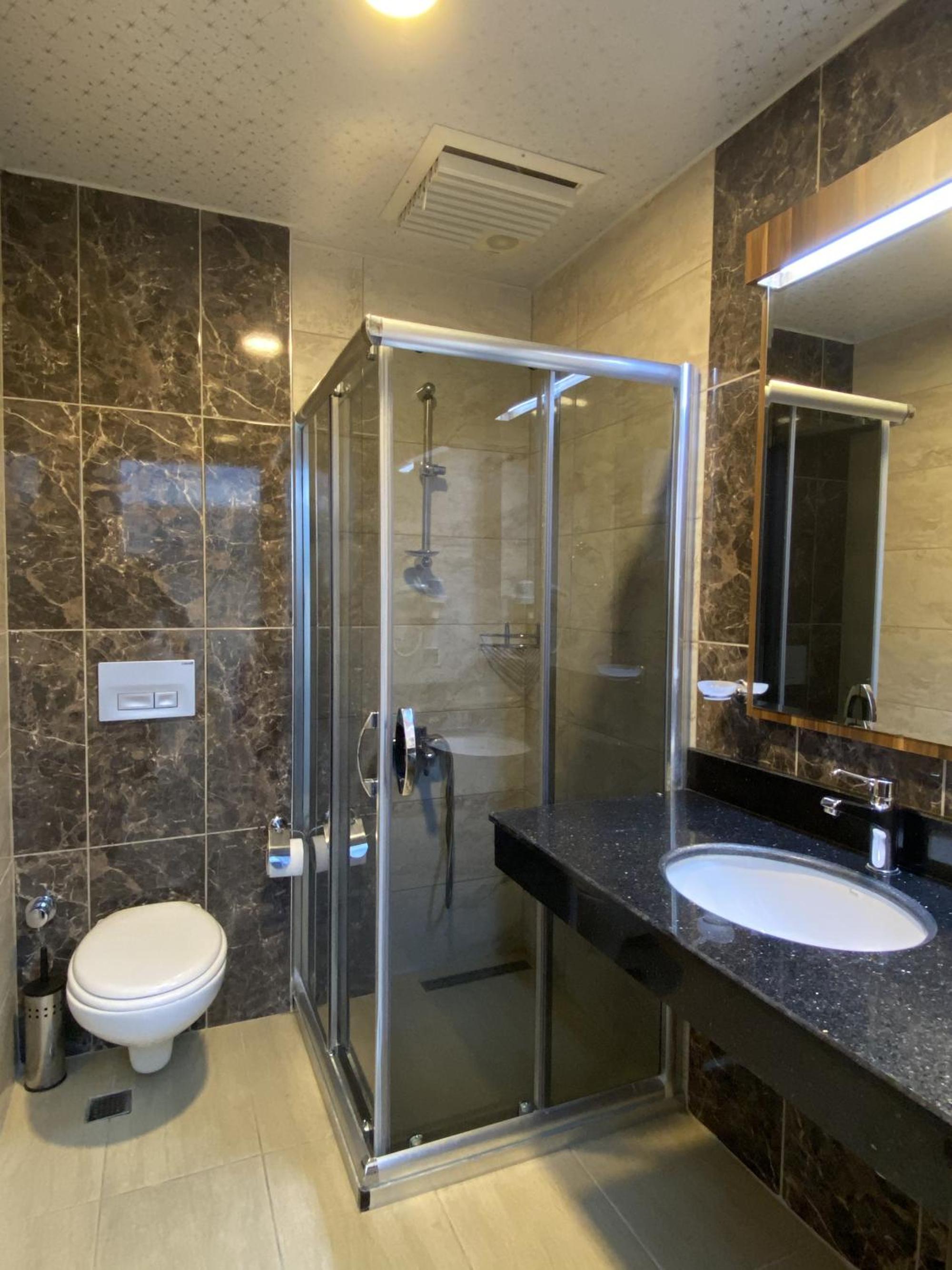 Emily Rose Hotel - Image 12