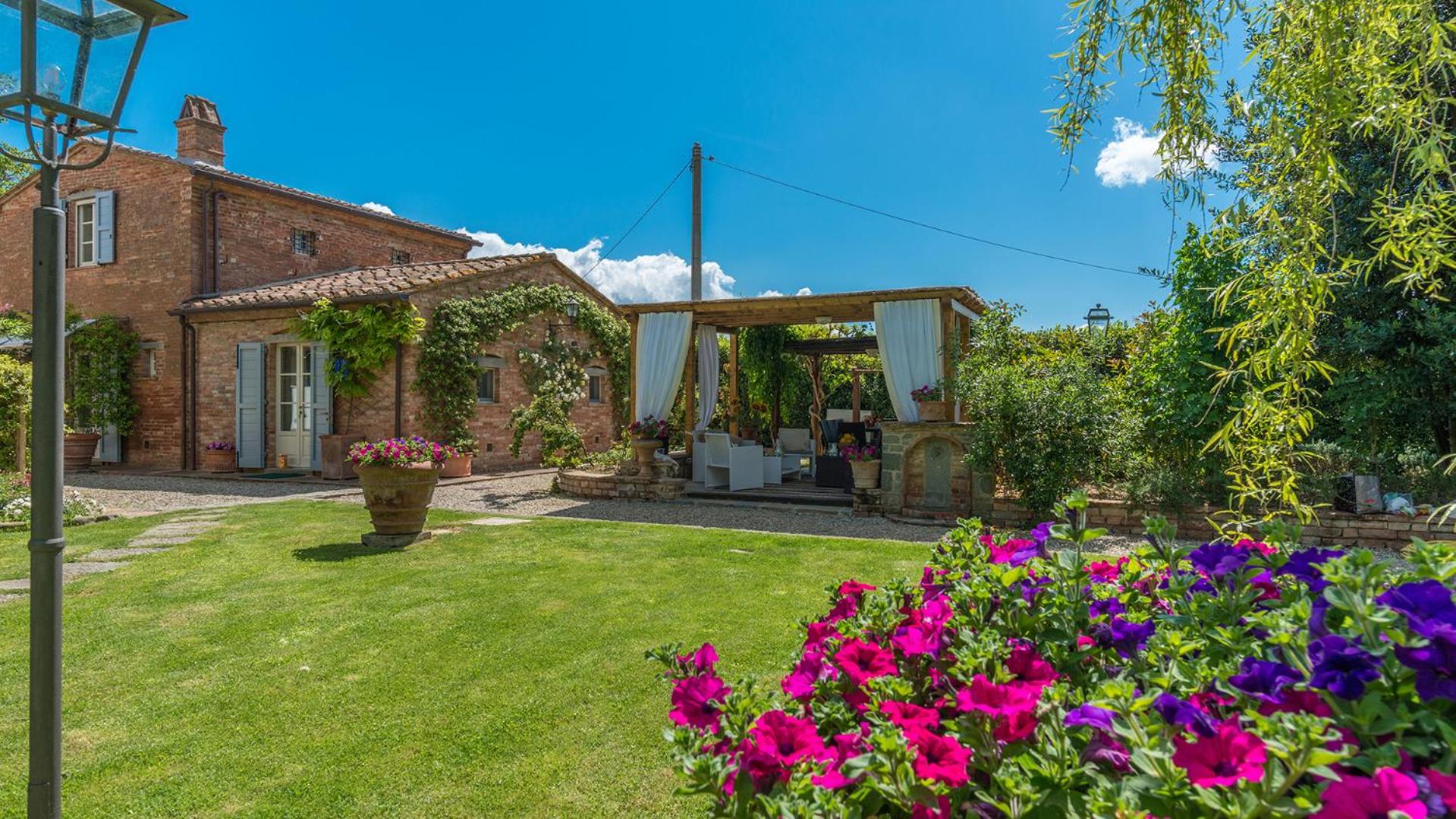 Albachiara 8, Emma Villas view 2