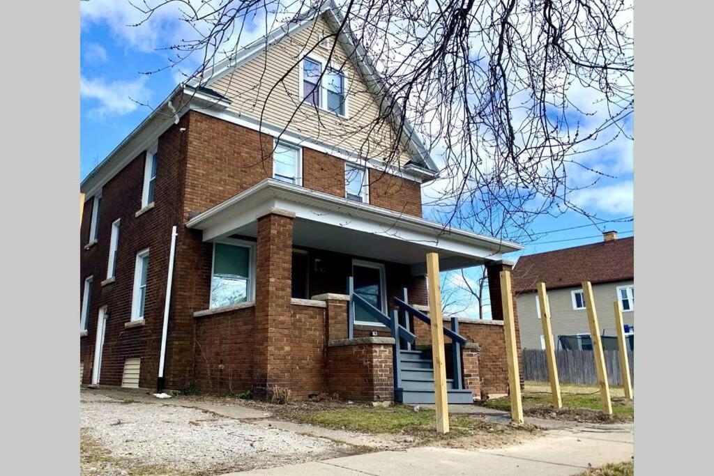 6BR Retreat-Great for Reunions and Getaways minutes from Niagara Falls - Image 1