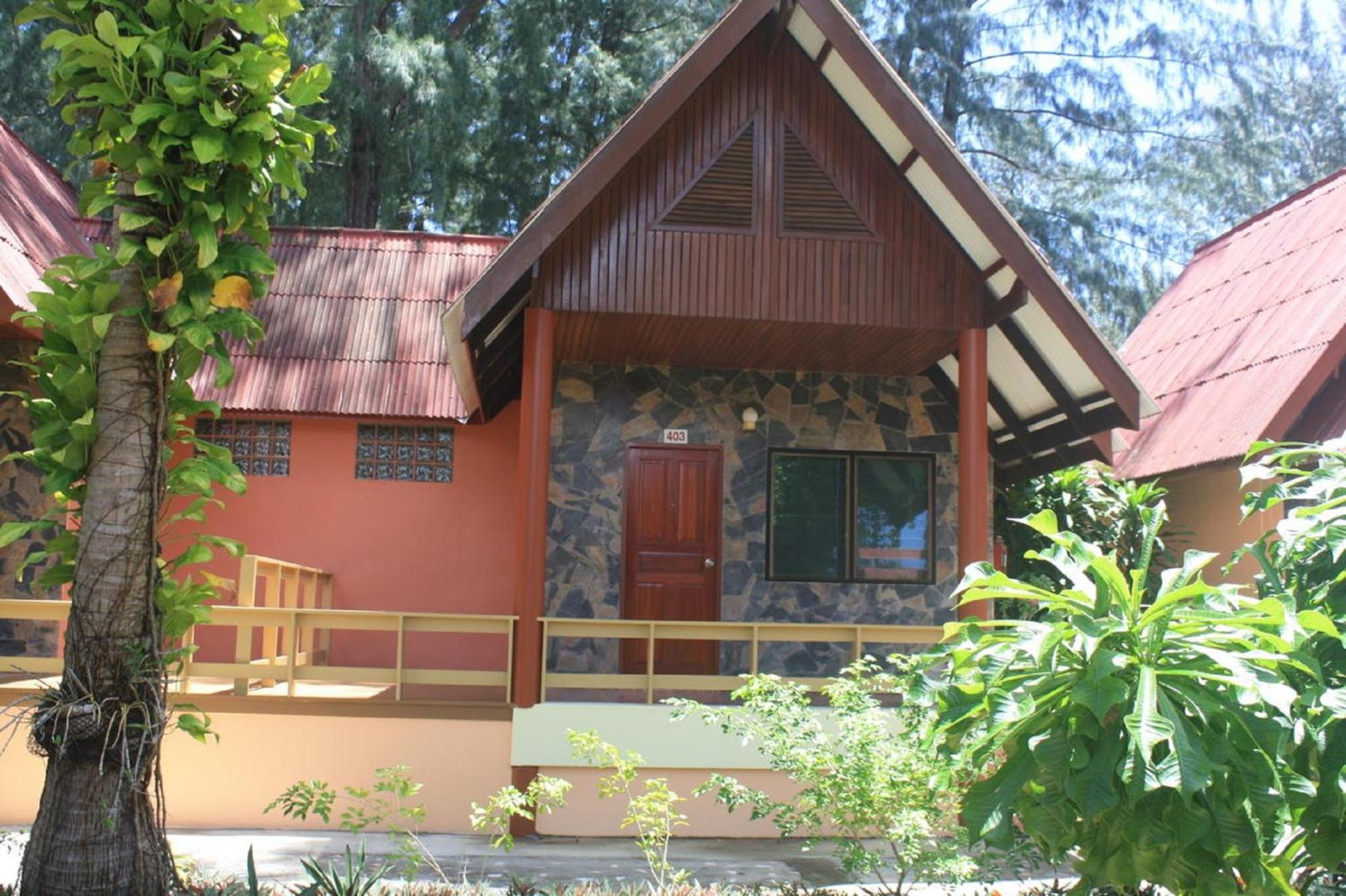 D.R. Lanta Bay Resort