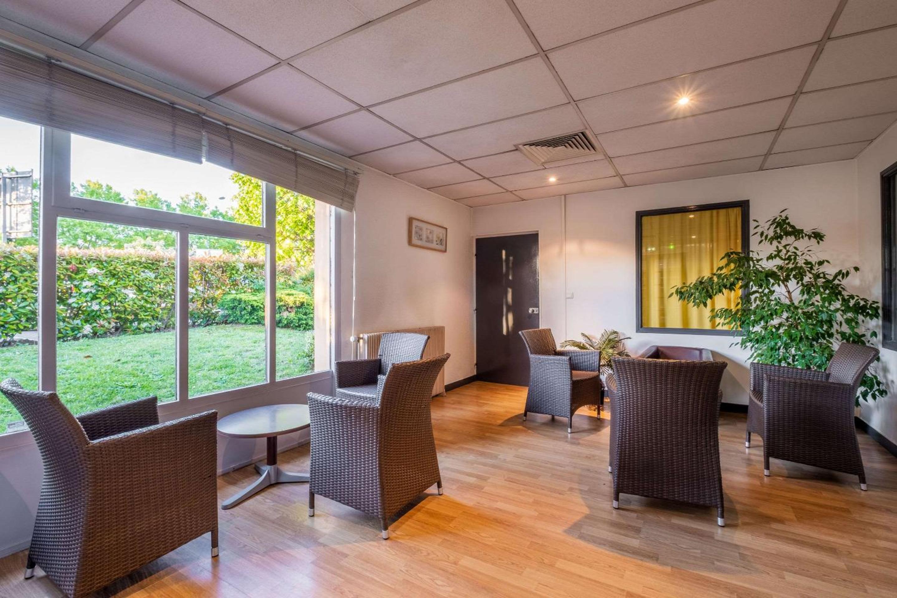 Rungis Vacations - Comfort Hotel ORLY-RUNGIS - Property Image 11