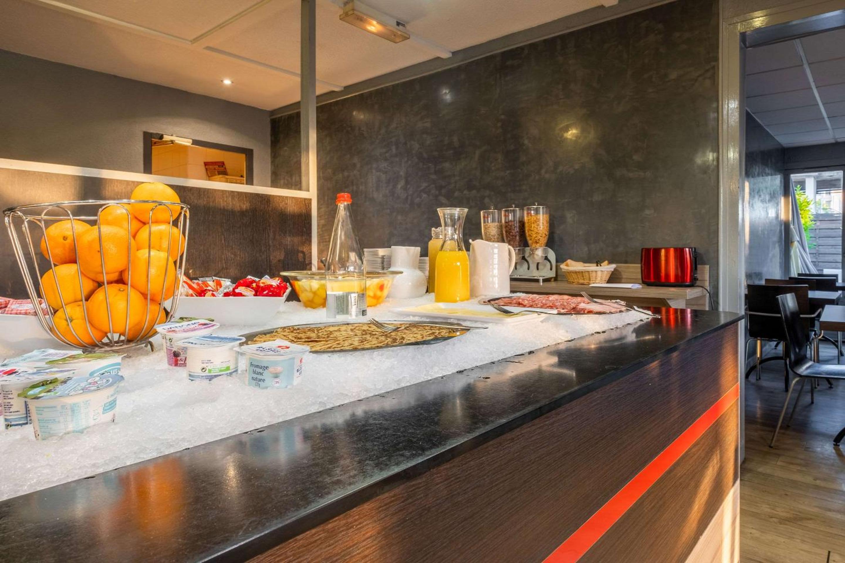 Rungis Vacations - Comfort Hotel ORLY-RUNGIS - Property Image 5