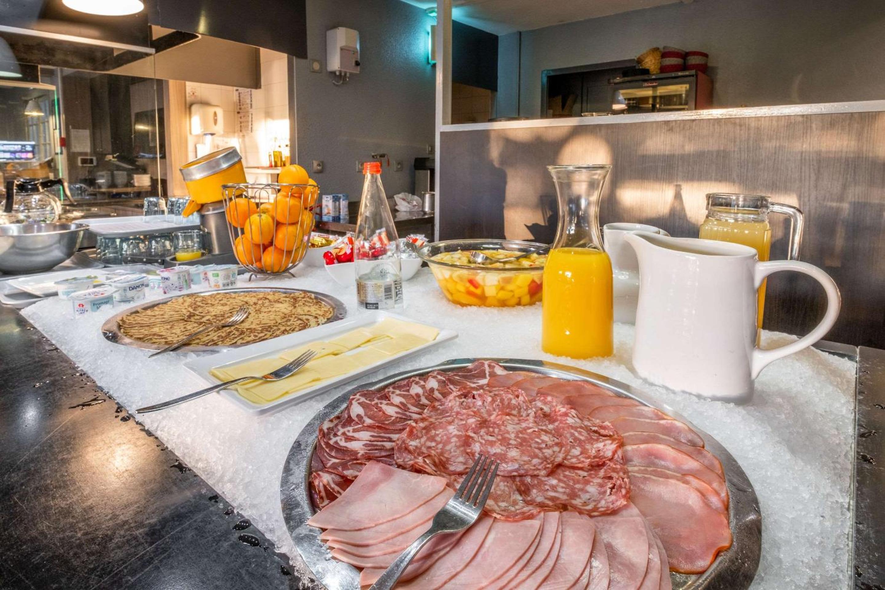 Rungis Vacations - Comfort Hotel ORLY-RUNGIS - Property Image 2