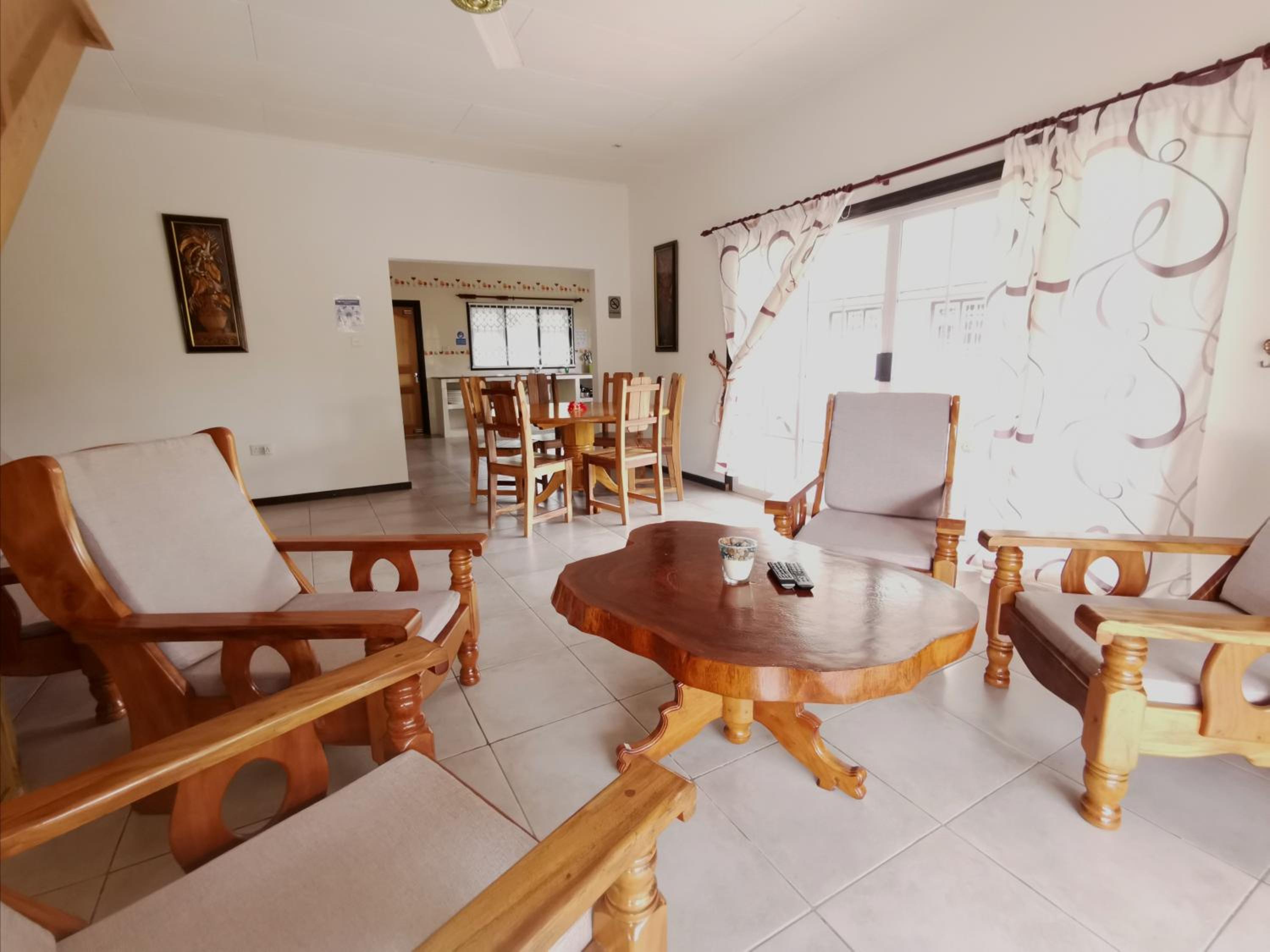 CHEZ MARVA Grande Villa COCO 3 à 12 personnes photo 5