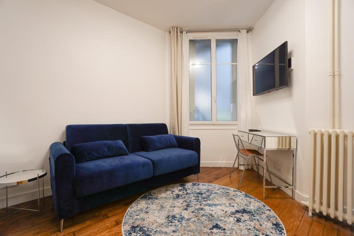 Large Flat At 2 Steps From The Eiffel Tower